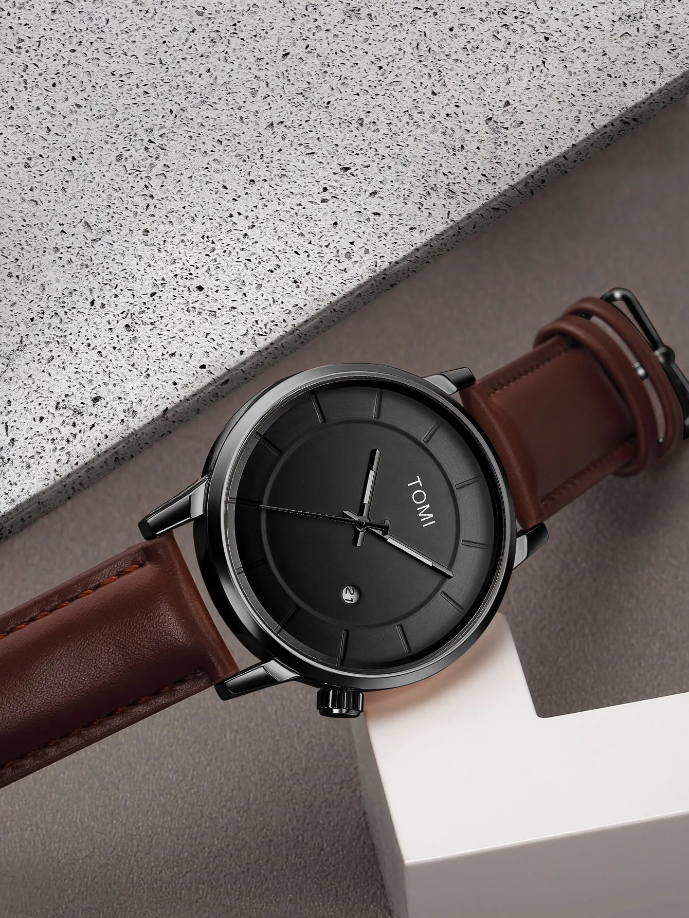1pc Men Water Resistant Quartz Watch -  Coffee Brown