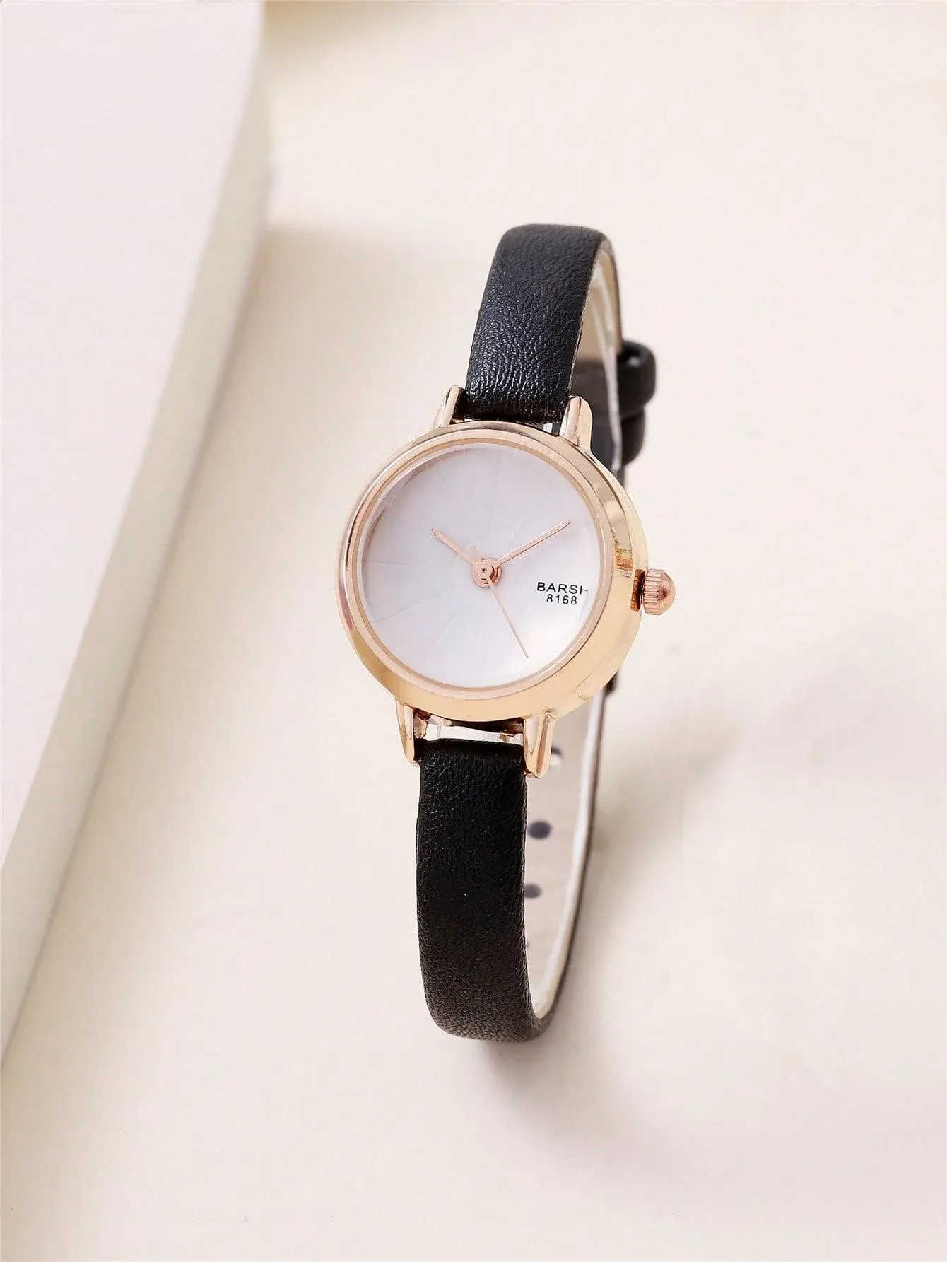 1pc PU Strap Round Dial Quartz Watch - Black