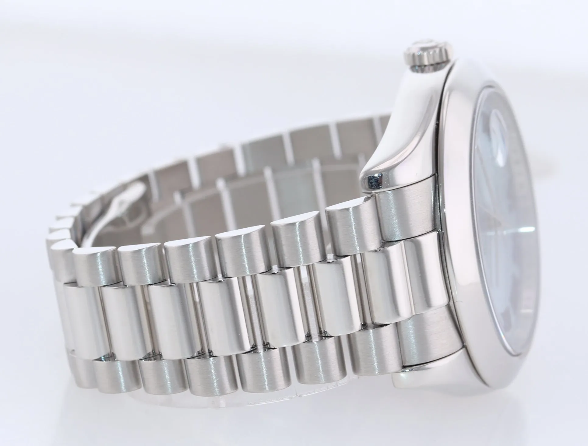 2015 Rolex Day-Date 41mm Glacier Blue Roman Platinum President 218206 Watch Box