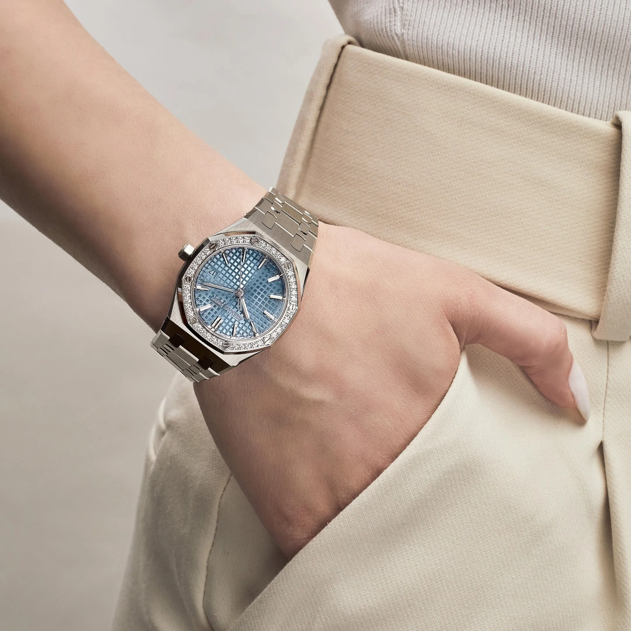 Audemars Piguet Royal Oak 77451ST.ZZ.1361ST.03 Selfwinding Stainless Steel Blue Dial Diamond Bezel