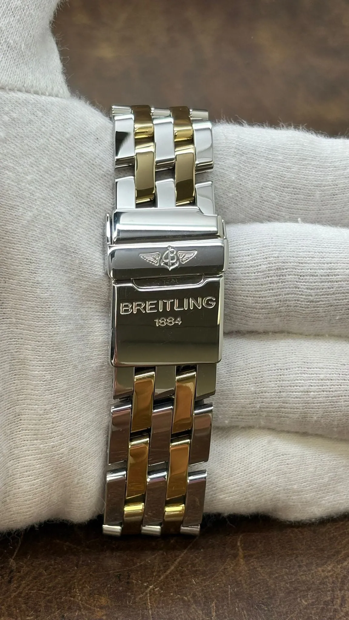 Breitling Chronomat 39mm B13050 White Dial Automatic Men's Watch