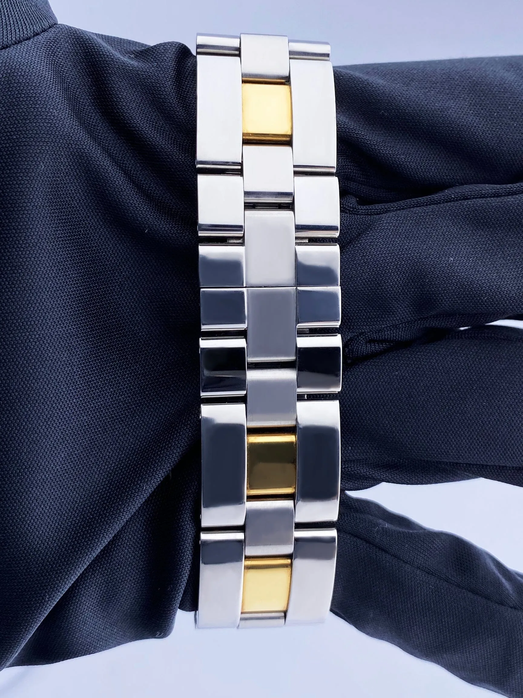 Cartier Roadster W62031Y4 Silver Dial Two Tone Mens Watch