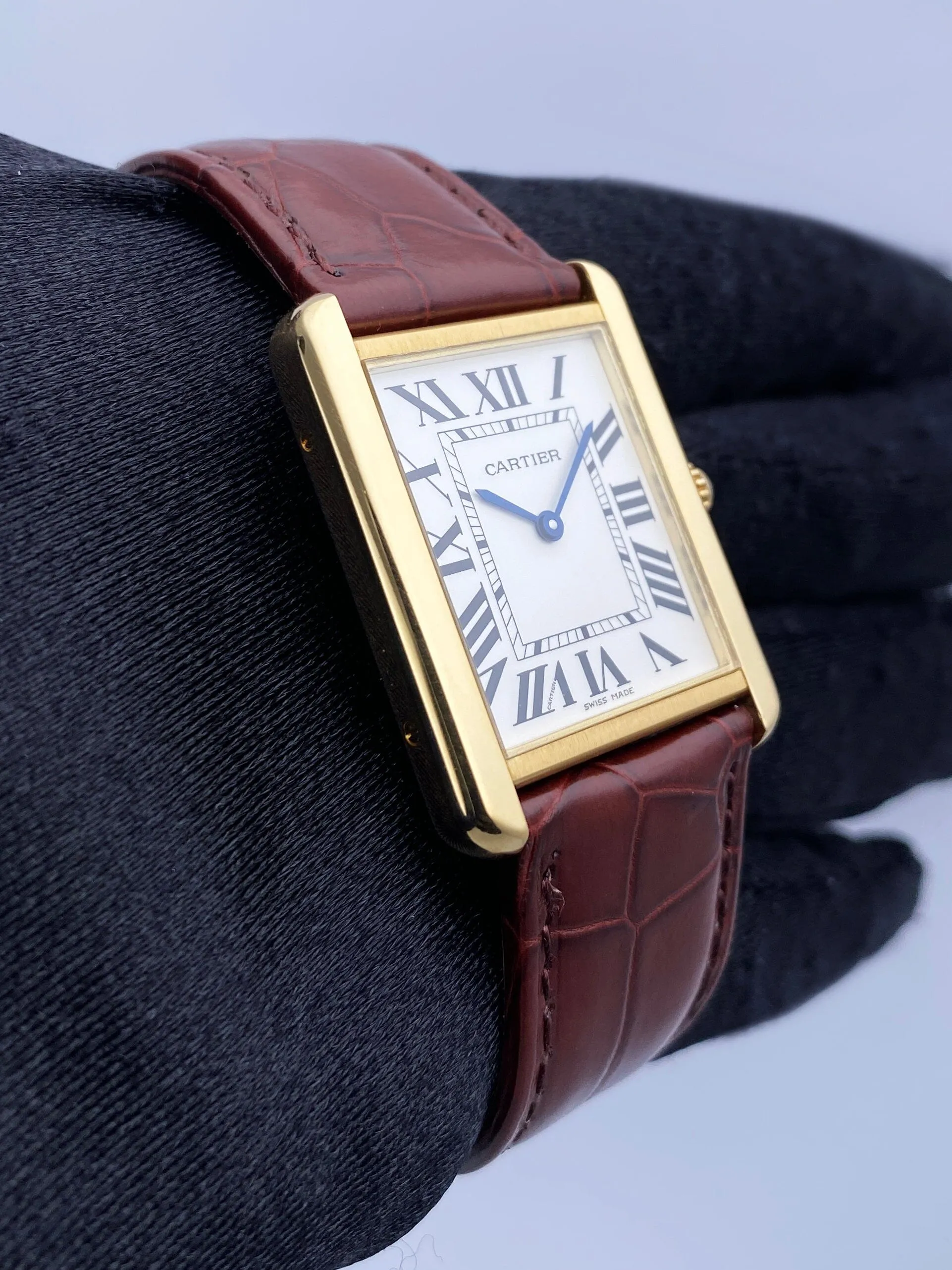 Cartier Tank Solo W5200004 Large Size 18K Yellow Gold Mens Watch Box Papers