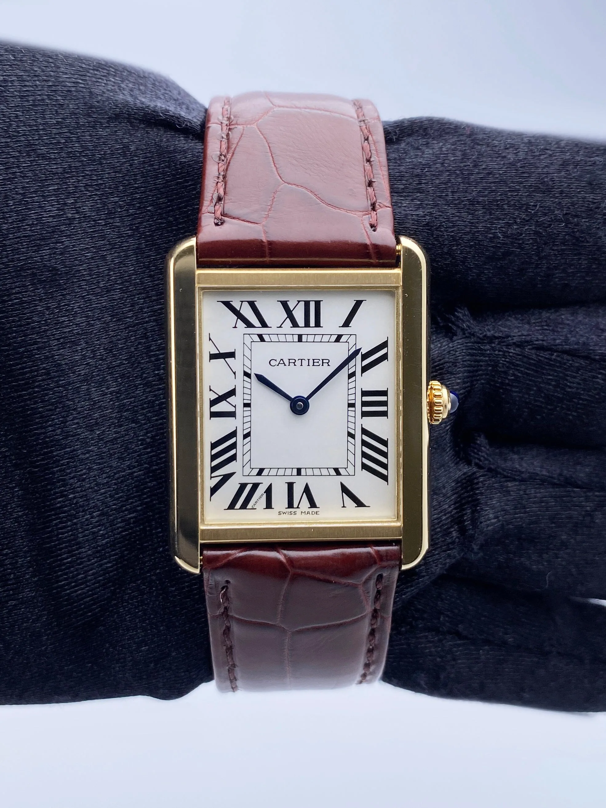 Cartier Tank Solo W5200004 Large Size 18K Yellow Gold Mens Watch Box Papers