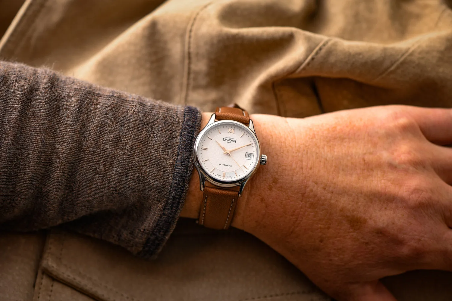 Classic Automatic Swiss-Made White Rose Gold Executive Watch 16145632V with Vegan leather AppleSkin strap