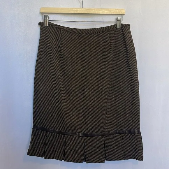 Lafayette 148 NY Wool Blend Skirt Size 10 Leather Trim Pleated Hem Casual EUC