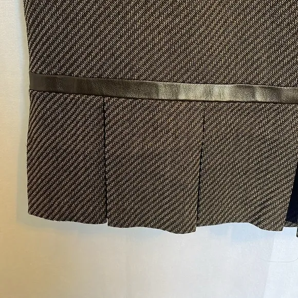 Lafayette 148 NY Wool Blend Skirt Size 10 Leather Trim Pleated Hem Casual EUC