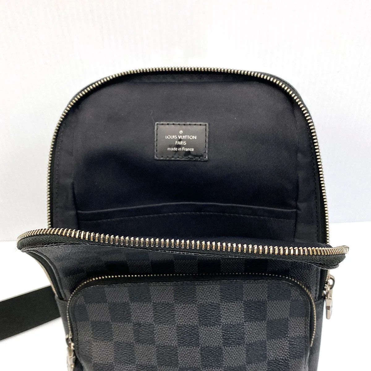 Louis Vuitton Avenue Sling Bag