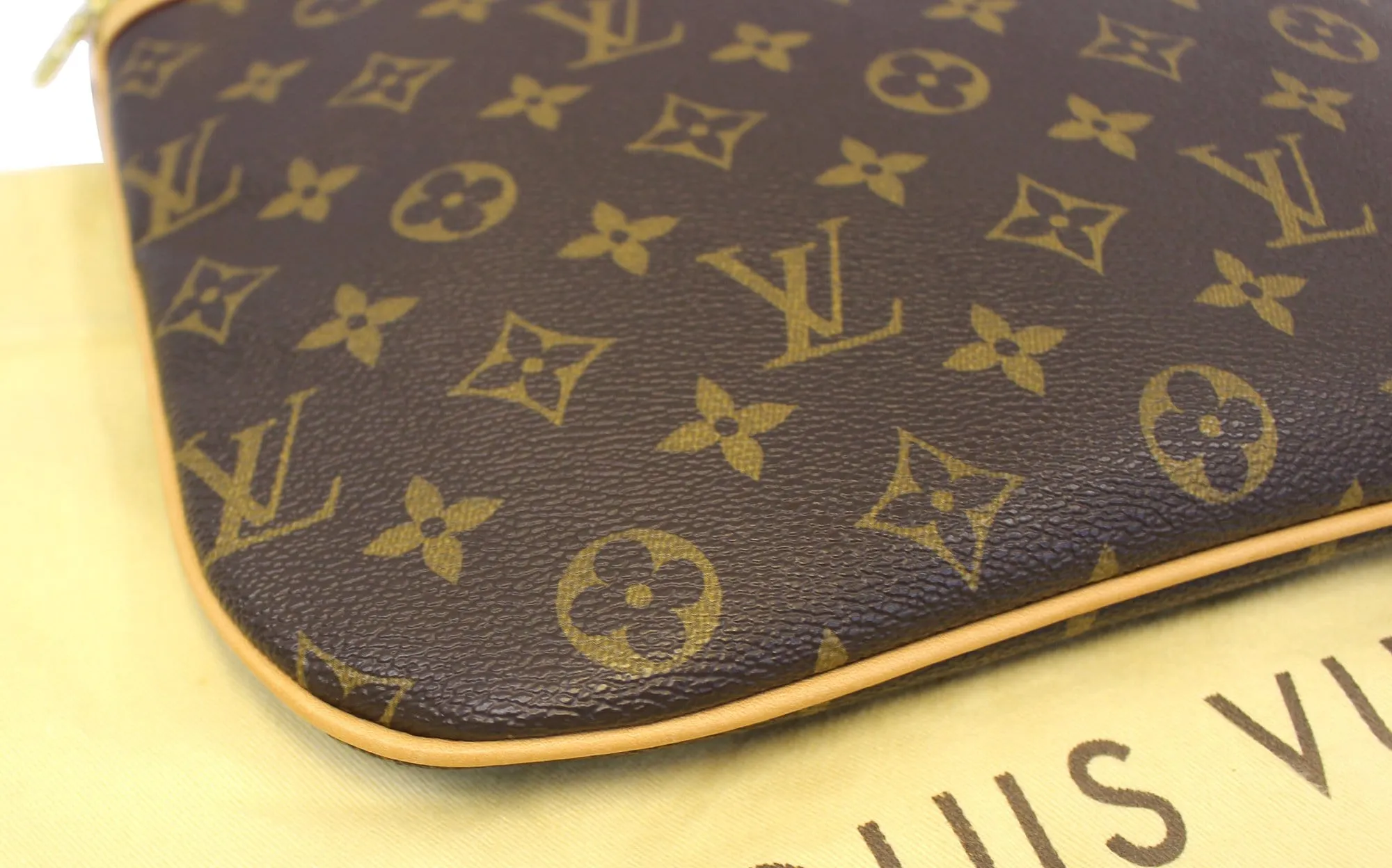LOUIS VUITTON Monogram Canvas Pochette Bosphore Crossbody Bag