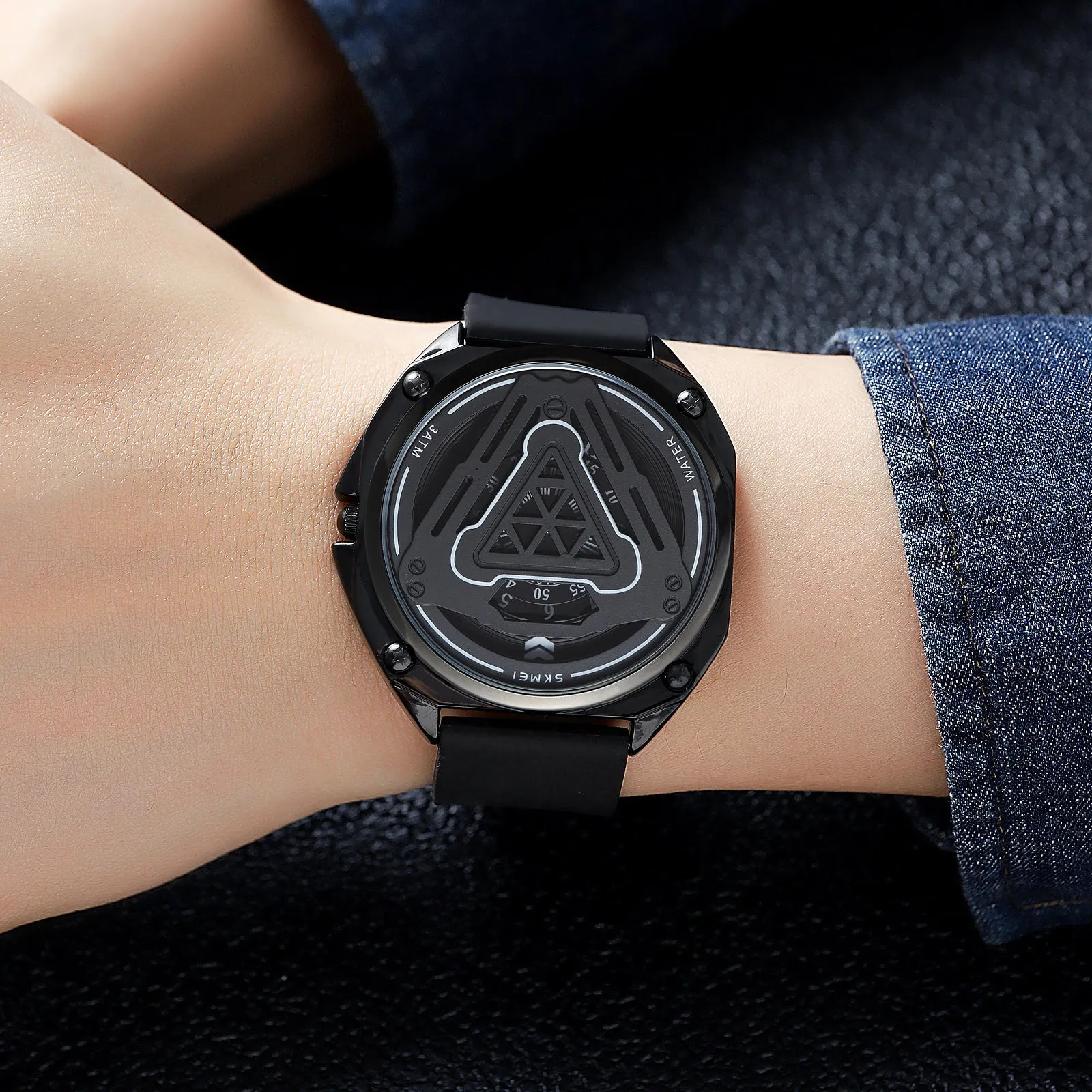 Men's Fashion Quartz Wrist Watch A Stylish and Durable Watch - 2062
