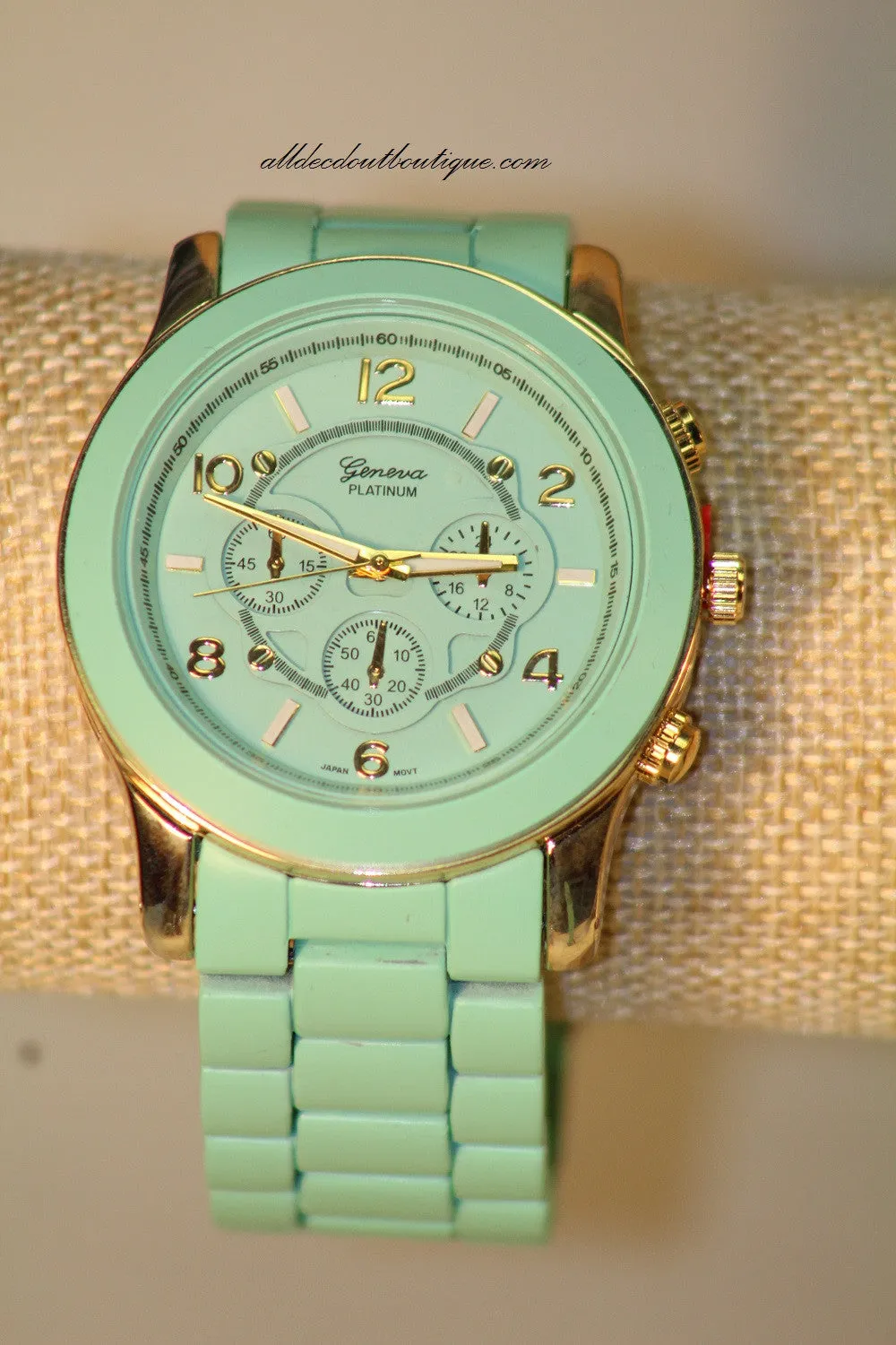 Mint/Mint, Gold Accents Large Face | Metal Band with Clasp