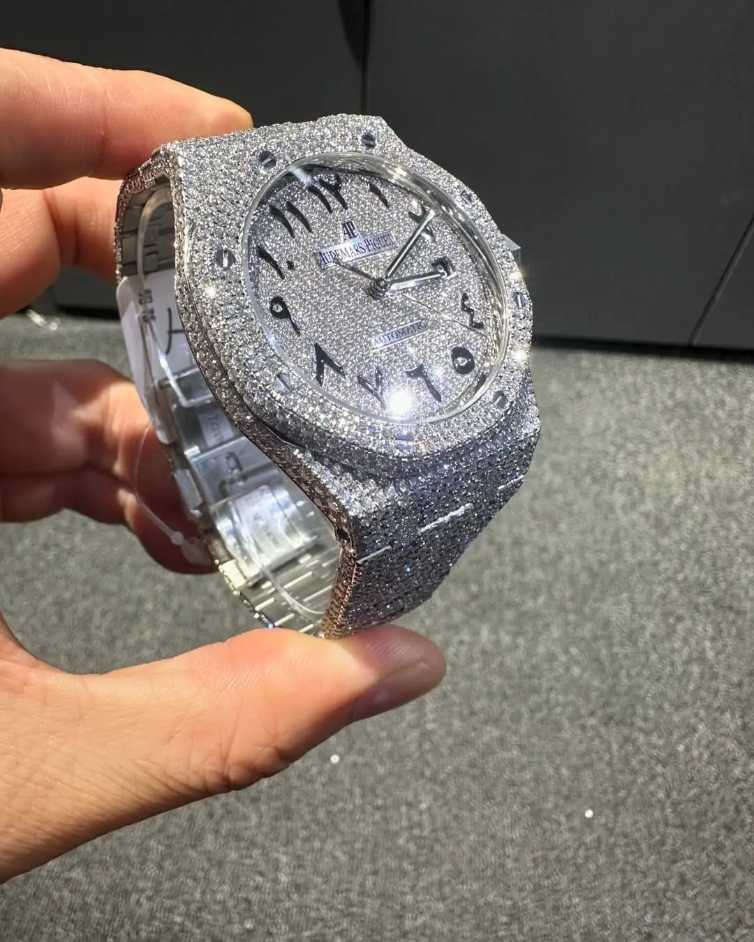 MOISSANITE AP WATCH | AUDEMARS PIGUET ROYALOAK BUSTDOWN W 215