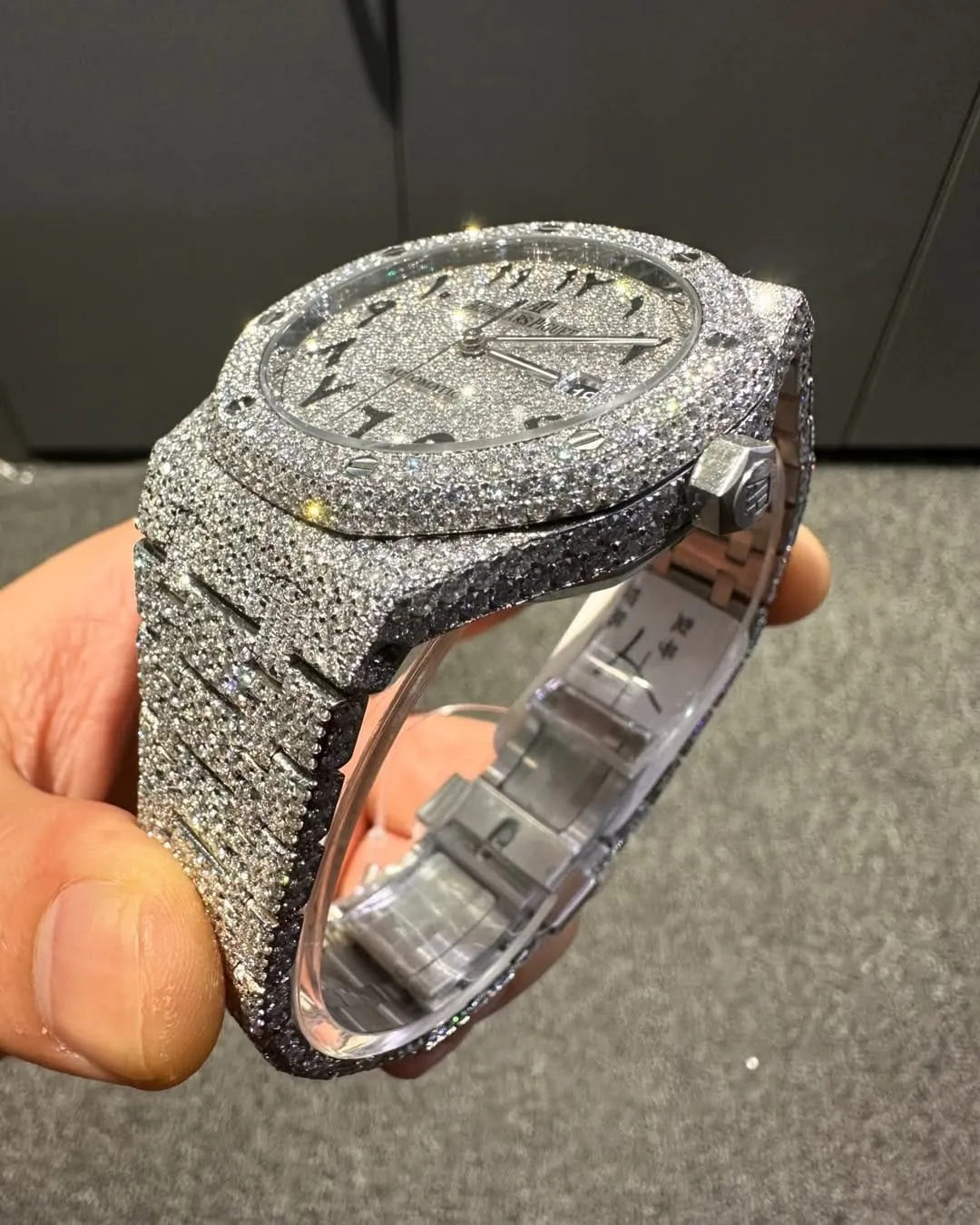MOISSANITE AP WATCH | AUDEMARS PIGUET ROYALOAK BUSTDOWN W 215