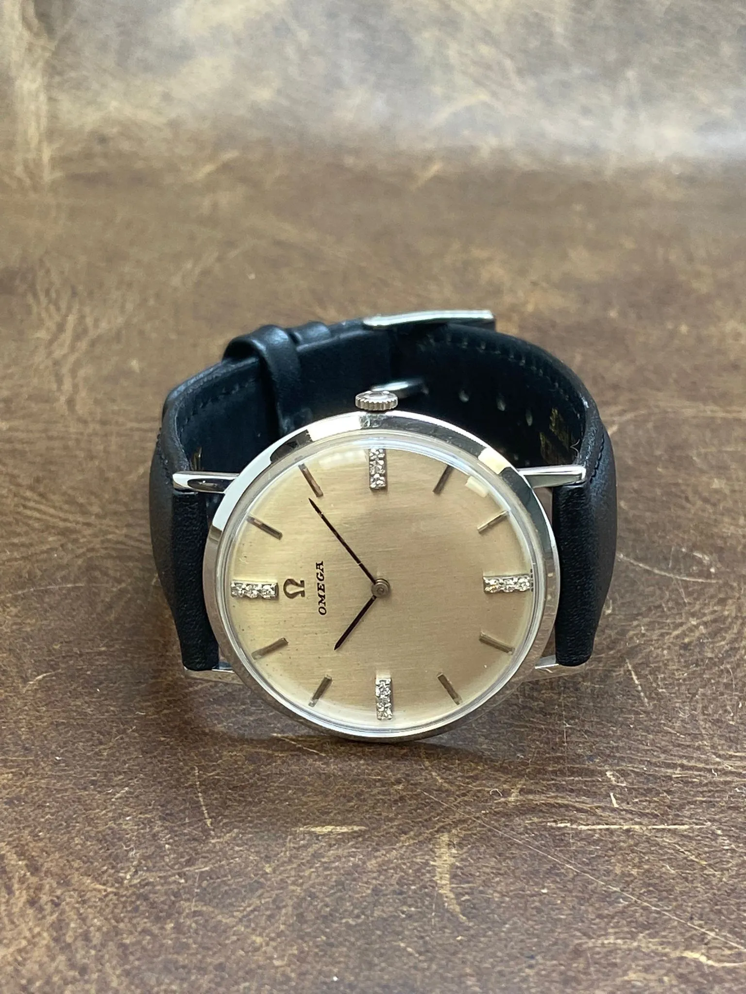 Omega 14k Solid Gold Ultra Thin Vintage 33mm Silver Diamond Dial manual wind Watch