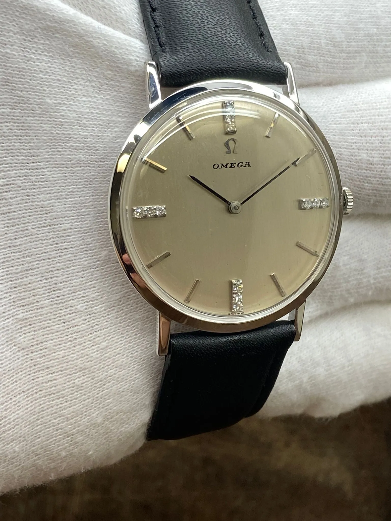 Omega 14k Solid Gold Ultra Thin Vintage 33mm Silver Diamond Dial manual wind Watch