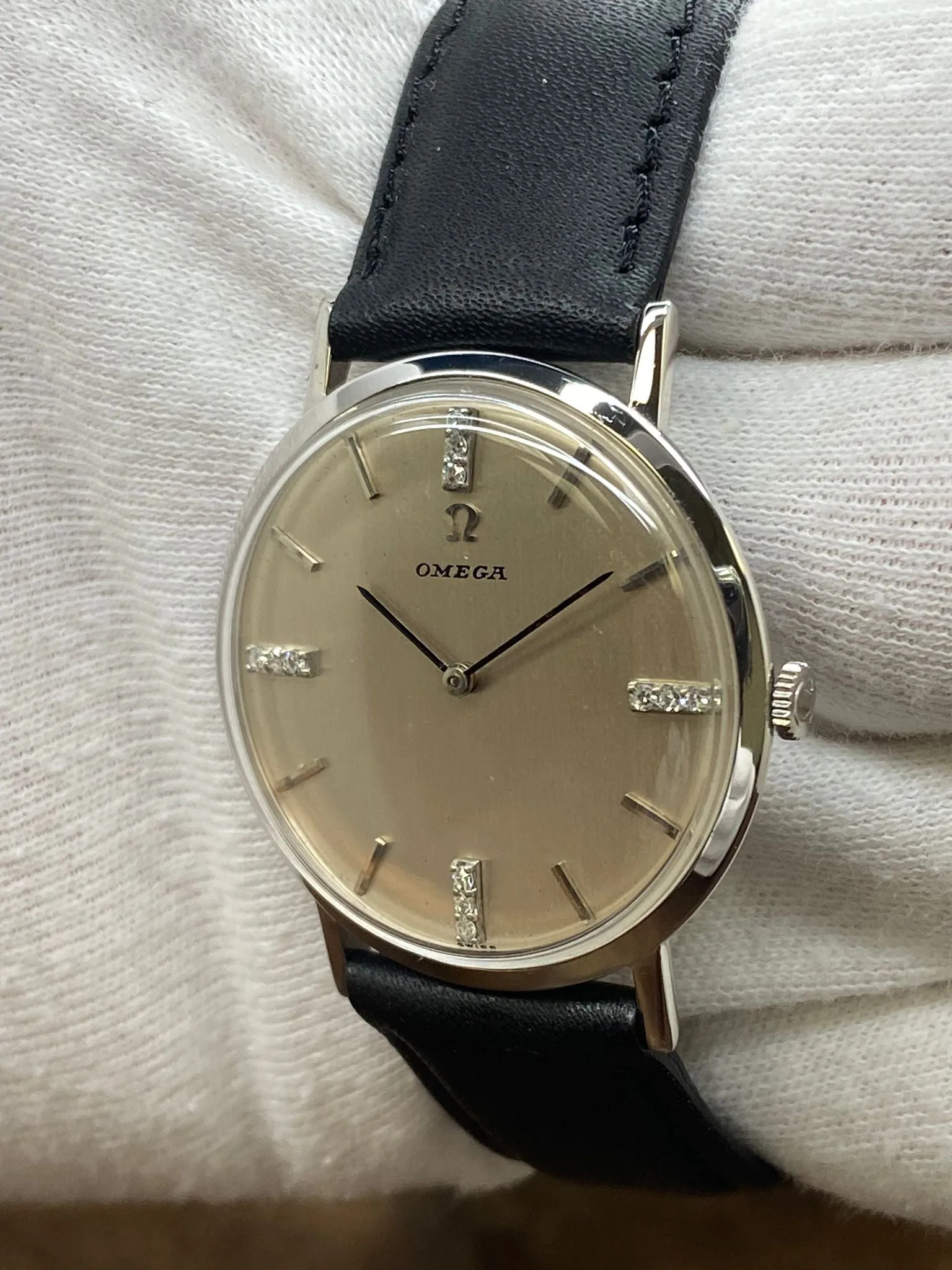Omega 14k Solid Gold Ultra Thin Vintage 33mm Silver Diamond Dial manual wind Watch