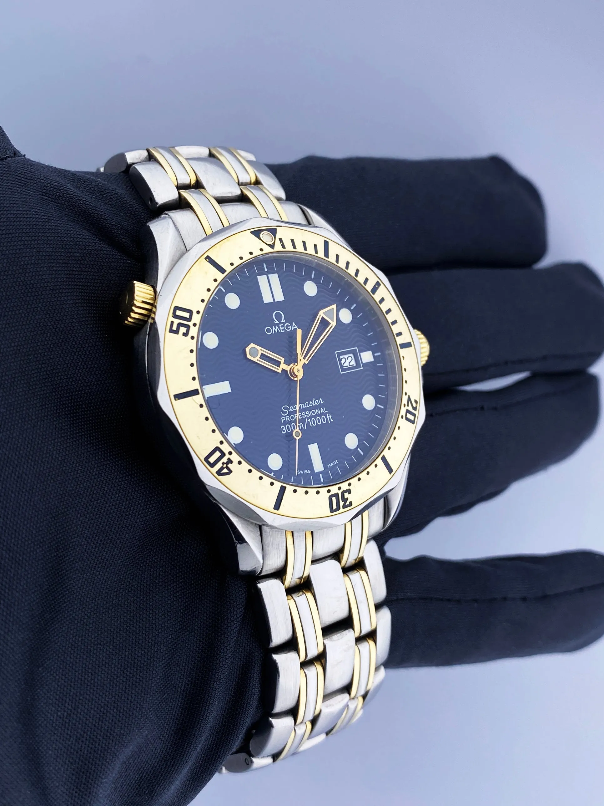 Omega Seamaster 2342.80.00 300M Quartz Blue Dial Two Tone Mens Watch