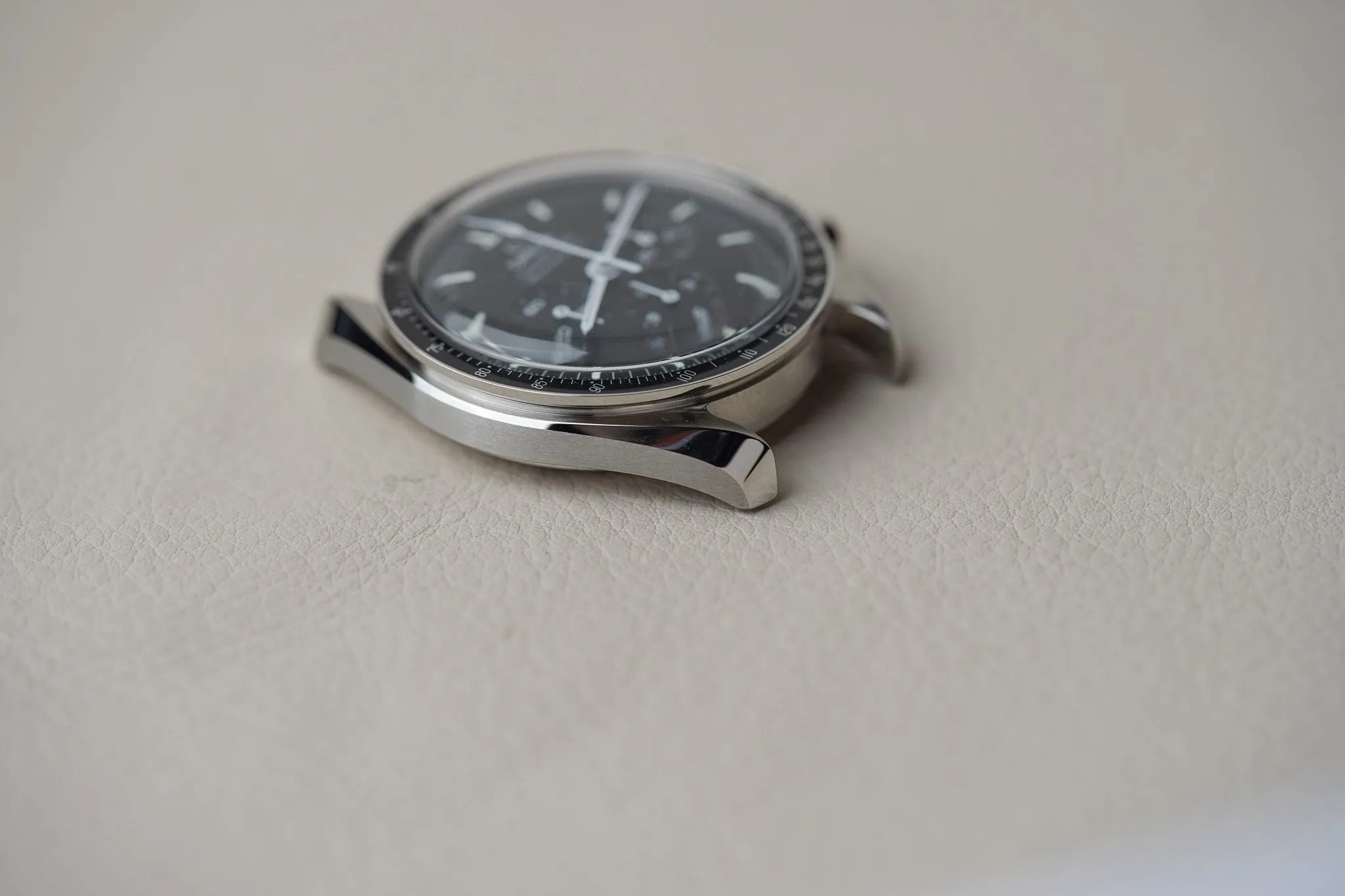 Omega Speedmaster Master Sultanate of Oman Khanjar Limited 310.30.42.50.01.003