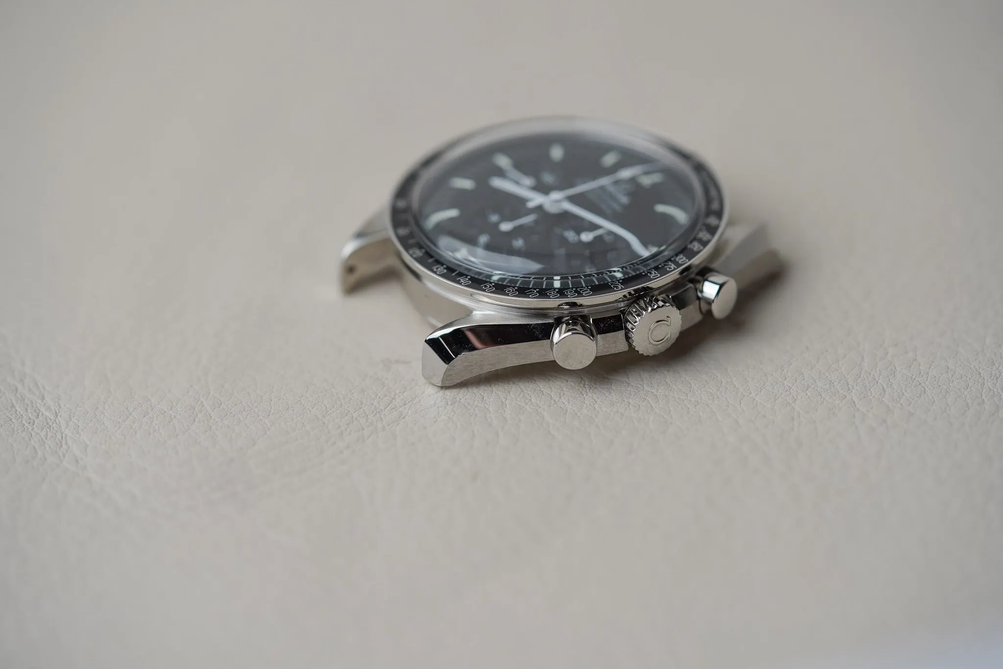 Omega Speedmaster Master Sultanate of Oman Khanjar Limited 310.30.42.50.01.003