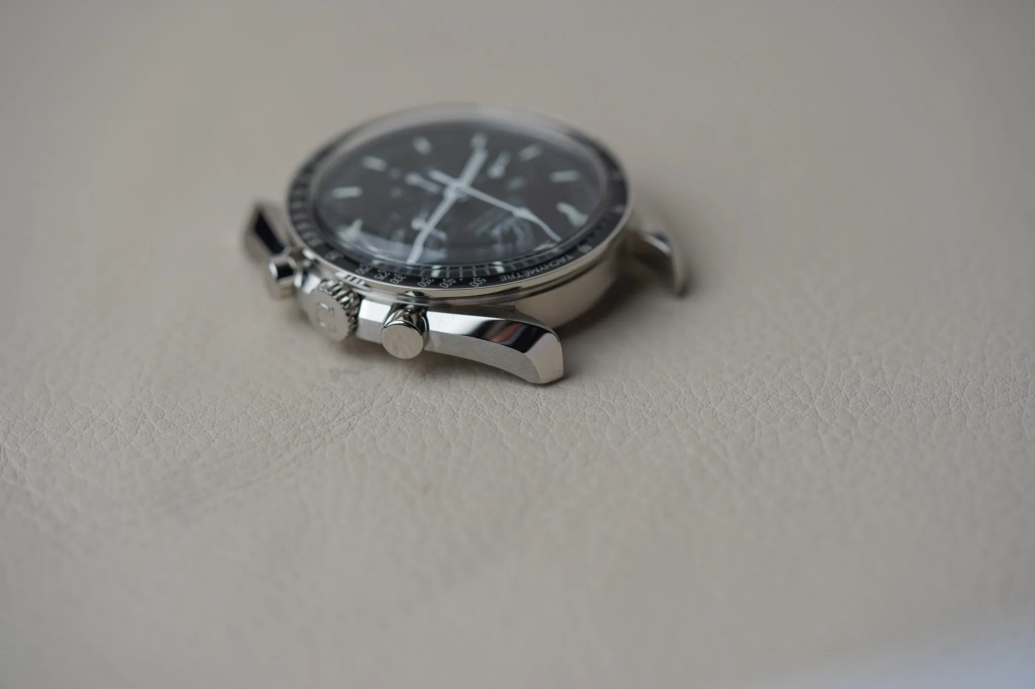 Omega Speedmaster Master Sultanate of Oman Khanjar Limited 310.30.42.50.01.003