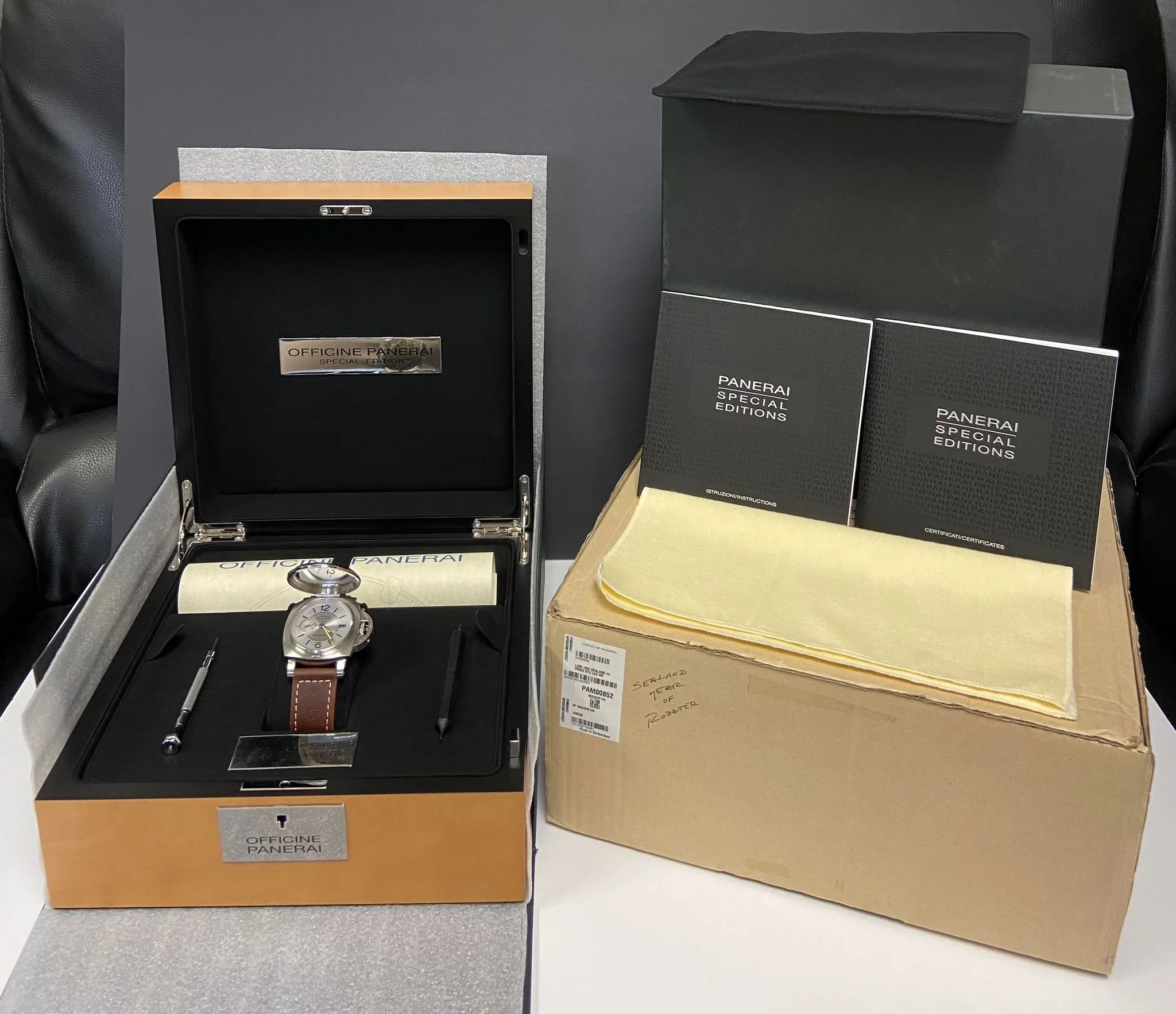 Panerai Luminor Sealand Rooster L.E 100pcs PAM00852 Silver Dial Automatic Men's Watch