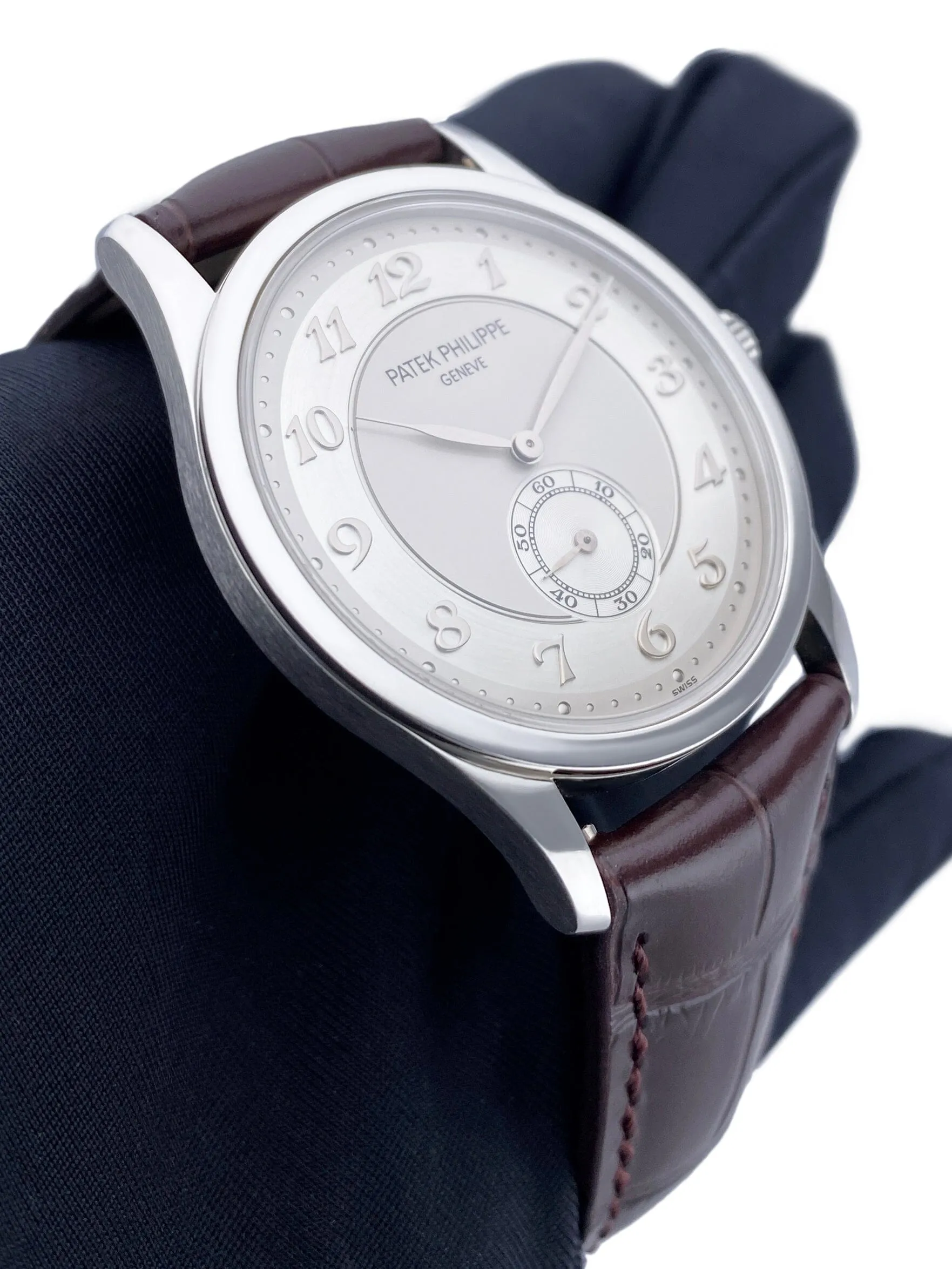 Patek Philippe 5196P-001 Silver Dial Platinum Mens Watch Box Papers