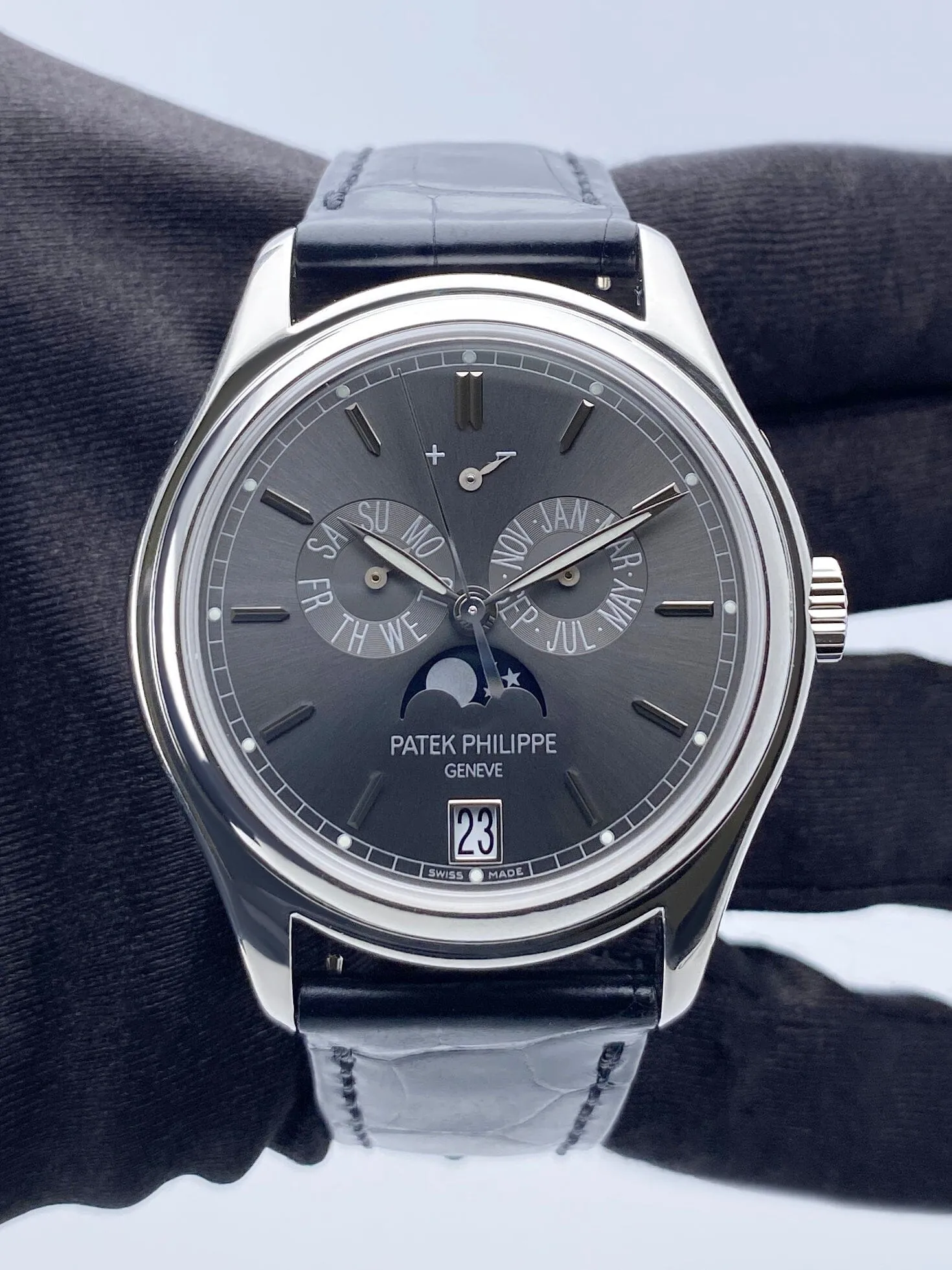 Patek Philippe Annual Calendar 5146P Mens Watch