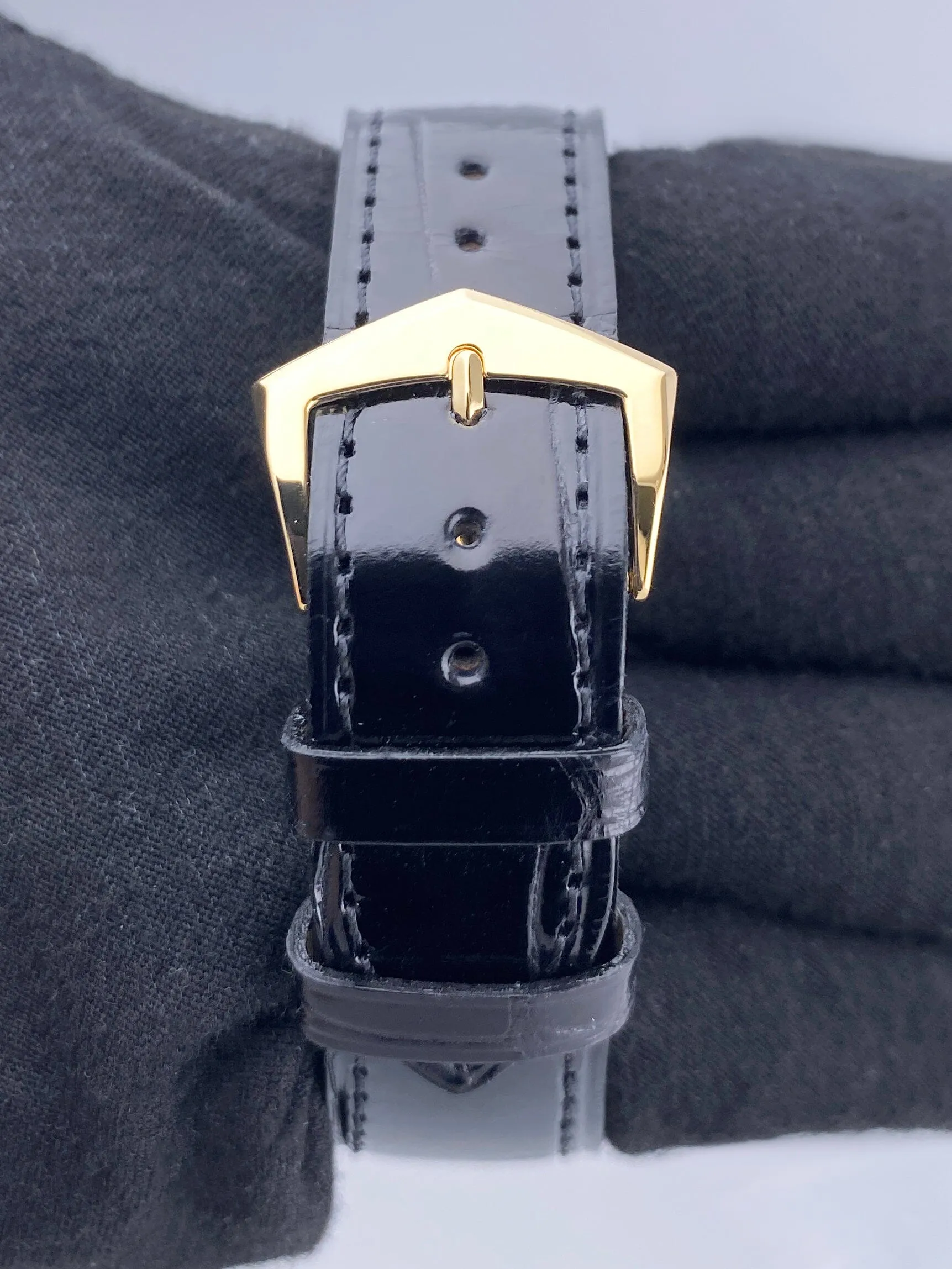 Patek Philippe Calatrava 5119J 18K Yellow Gold Mens Watch