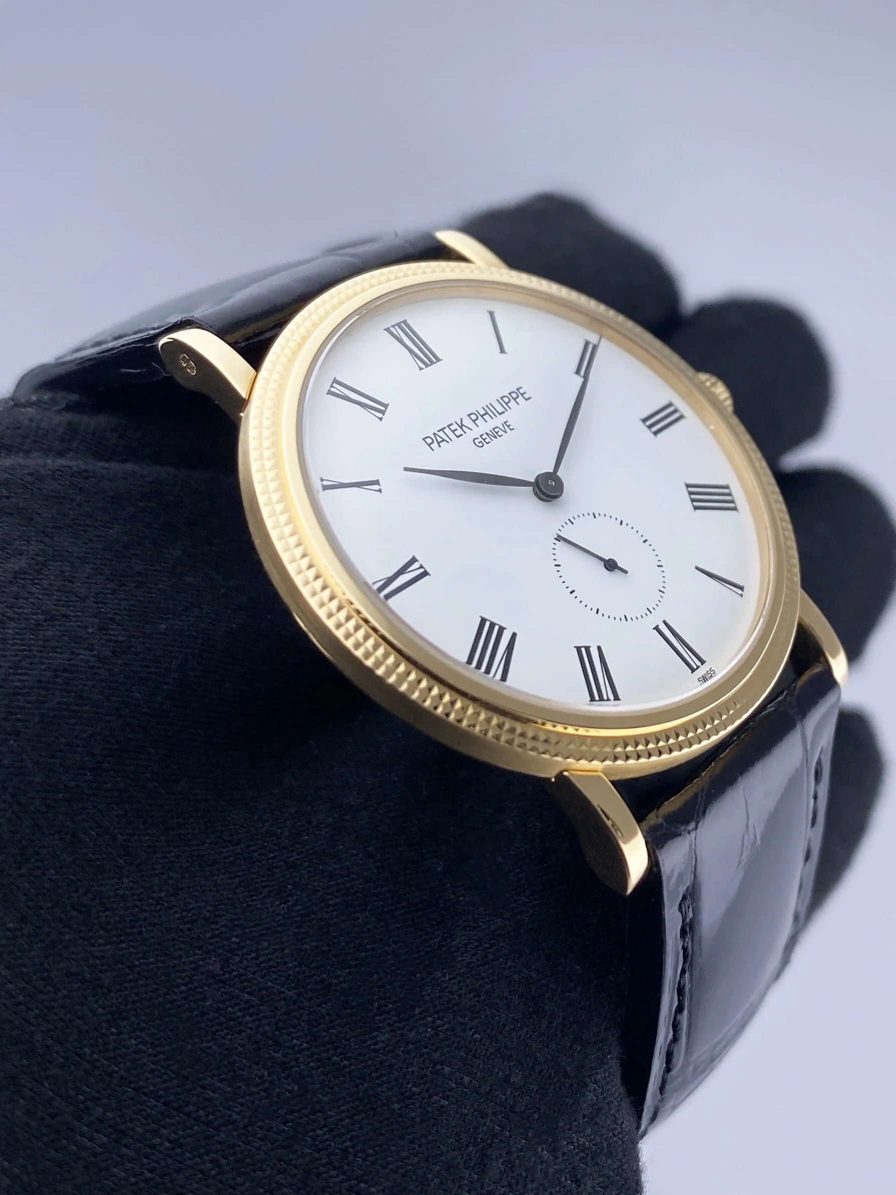 Patek Philippe Calatrava 5119J 18K Yellow Gold Mens Watch