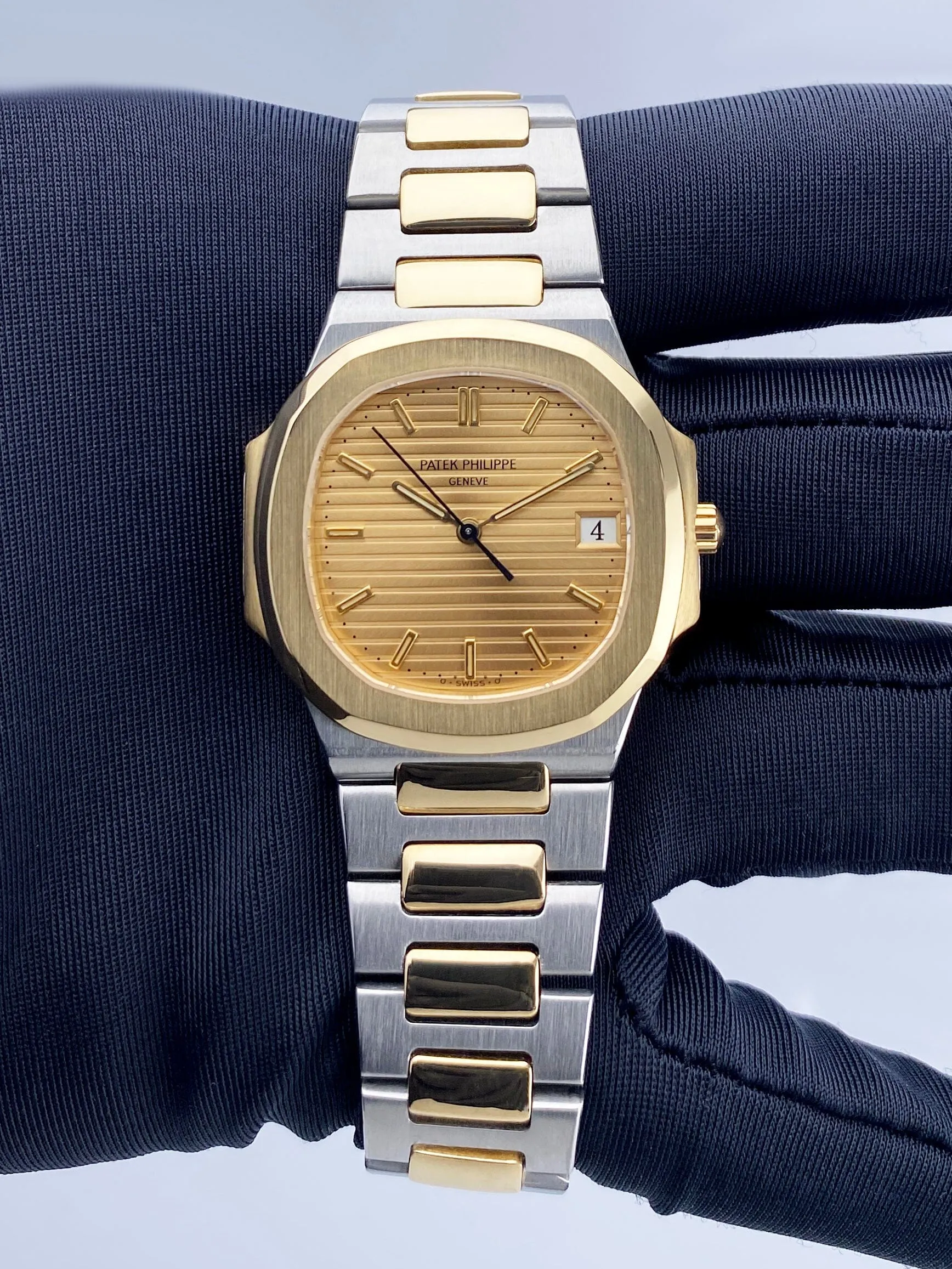 Patek Philippe Nautilus 3900/1JA Champagne Dial Mens Watch