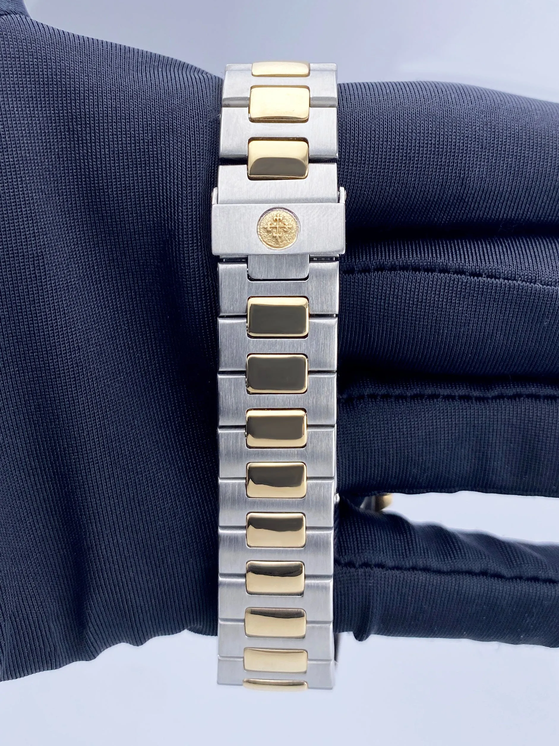 Patek Philippe Nautilus 3900/1JA Champagne Dial Mens Watch