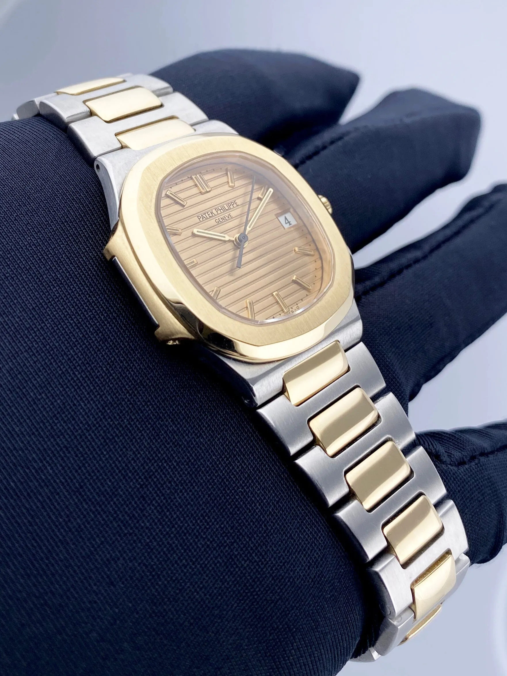 Patek Philippe Nautilus 3900/1JA Champagne Dial Mens Watch