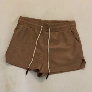Philanthropy women’s Emma faux-leather casual shorts