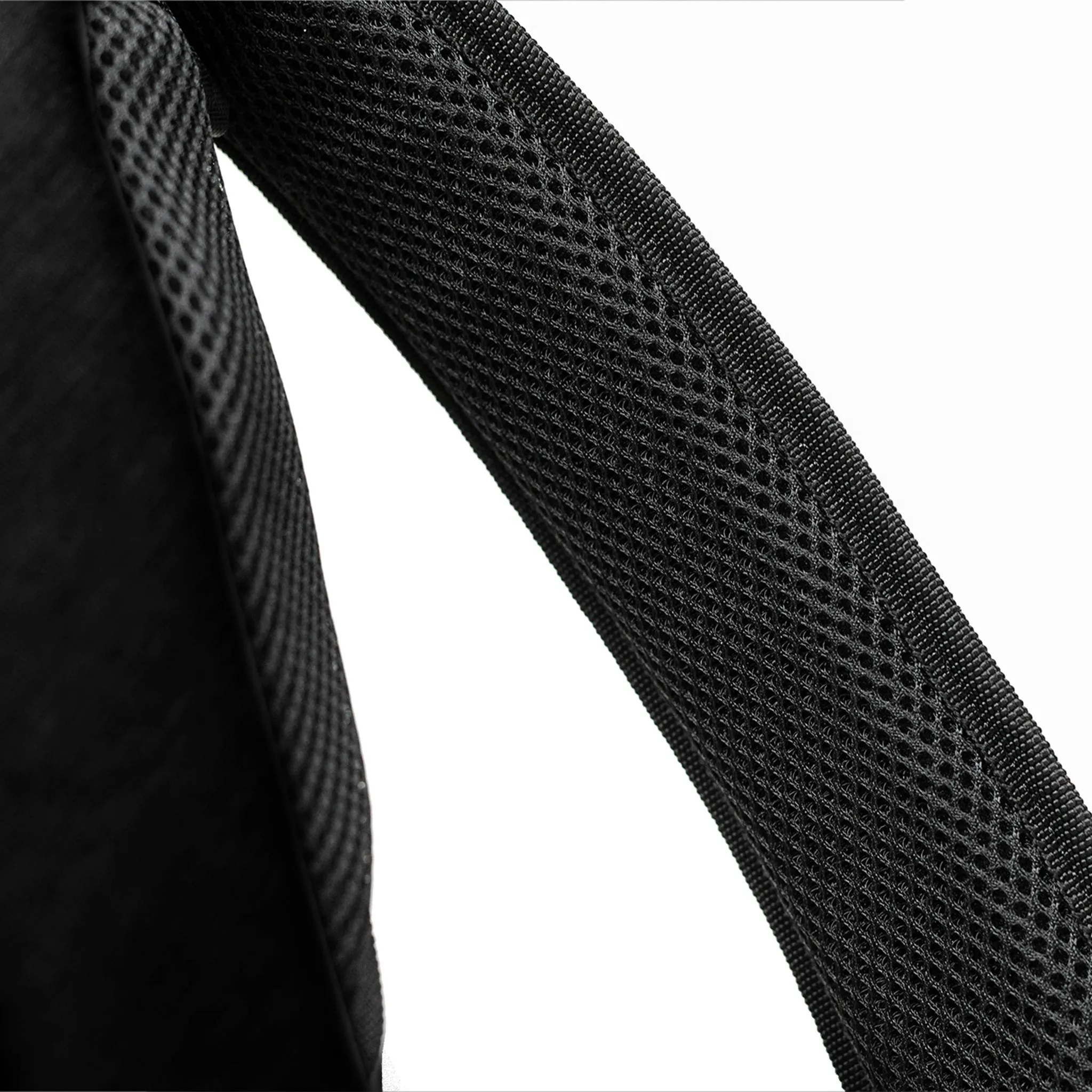 PKG Elora 4L Cross-body