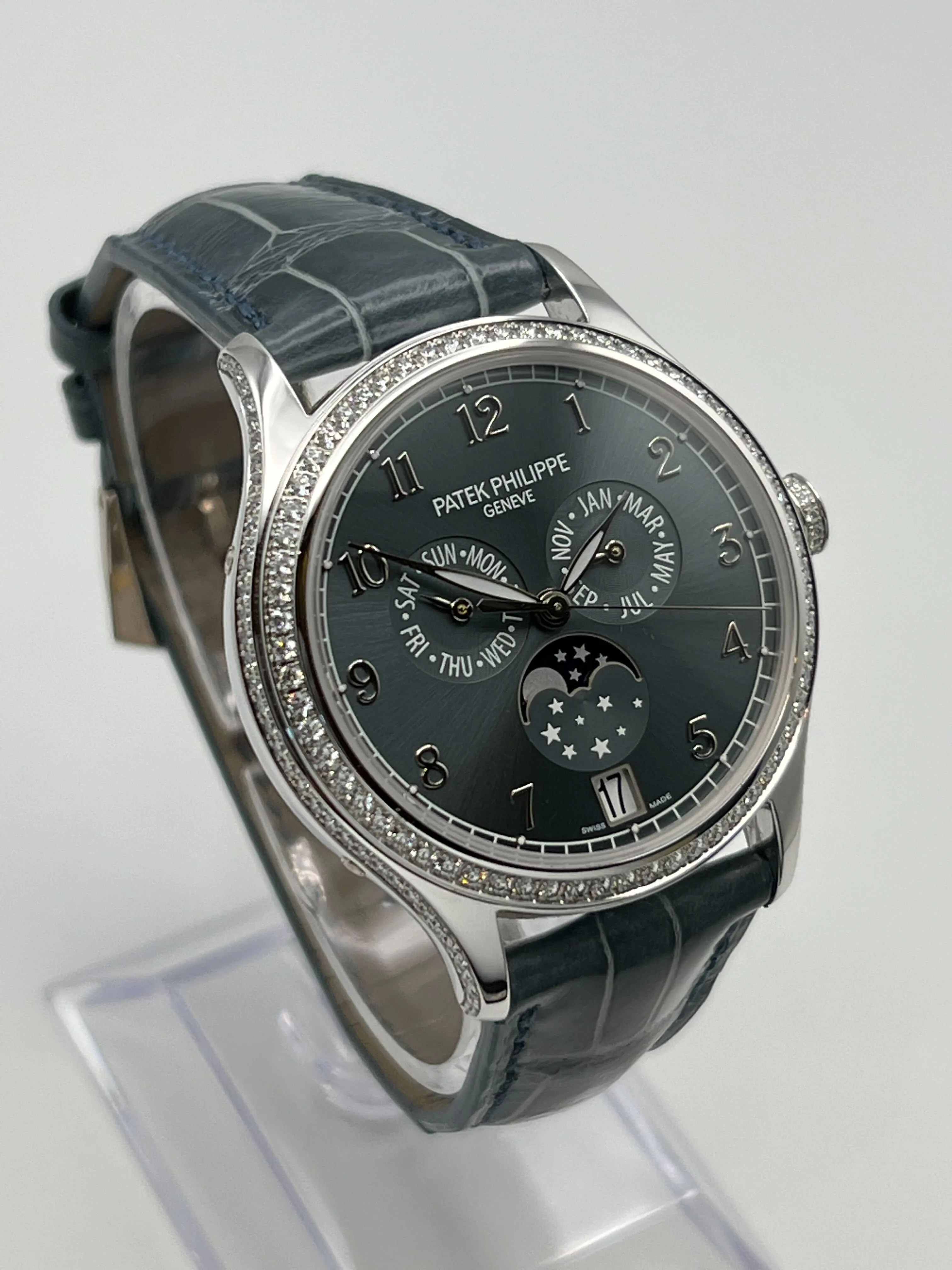 PP Luxury Watches Complications 4947G-001 Annual Calendar White Gold Blue Dial