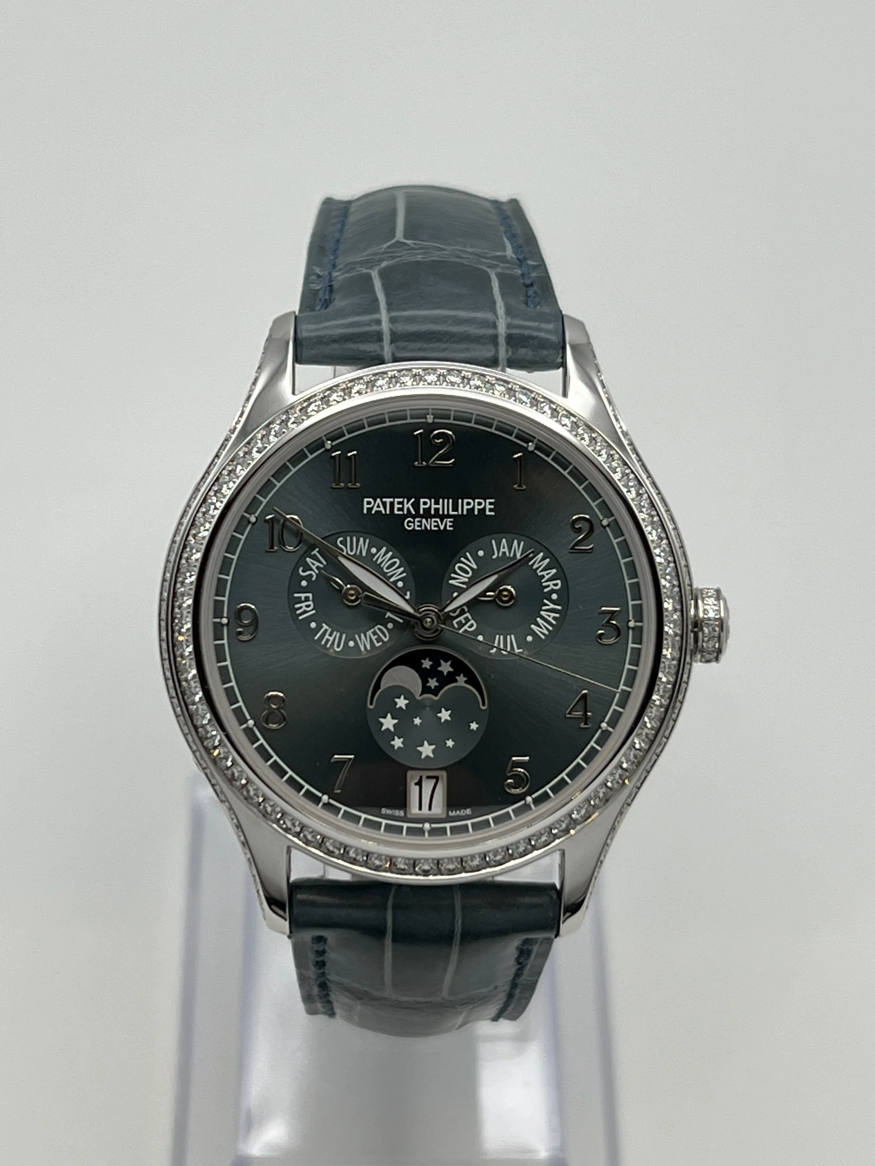 PP Luxury Watches Complications 4947G-001 Annual Calendar White Gold Blue Dial