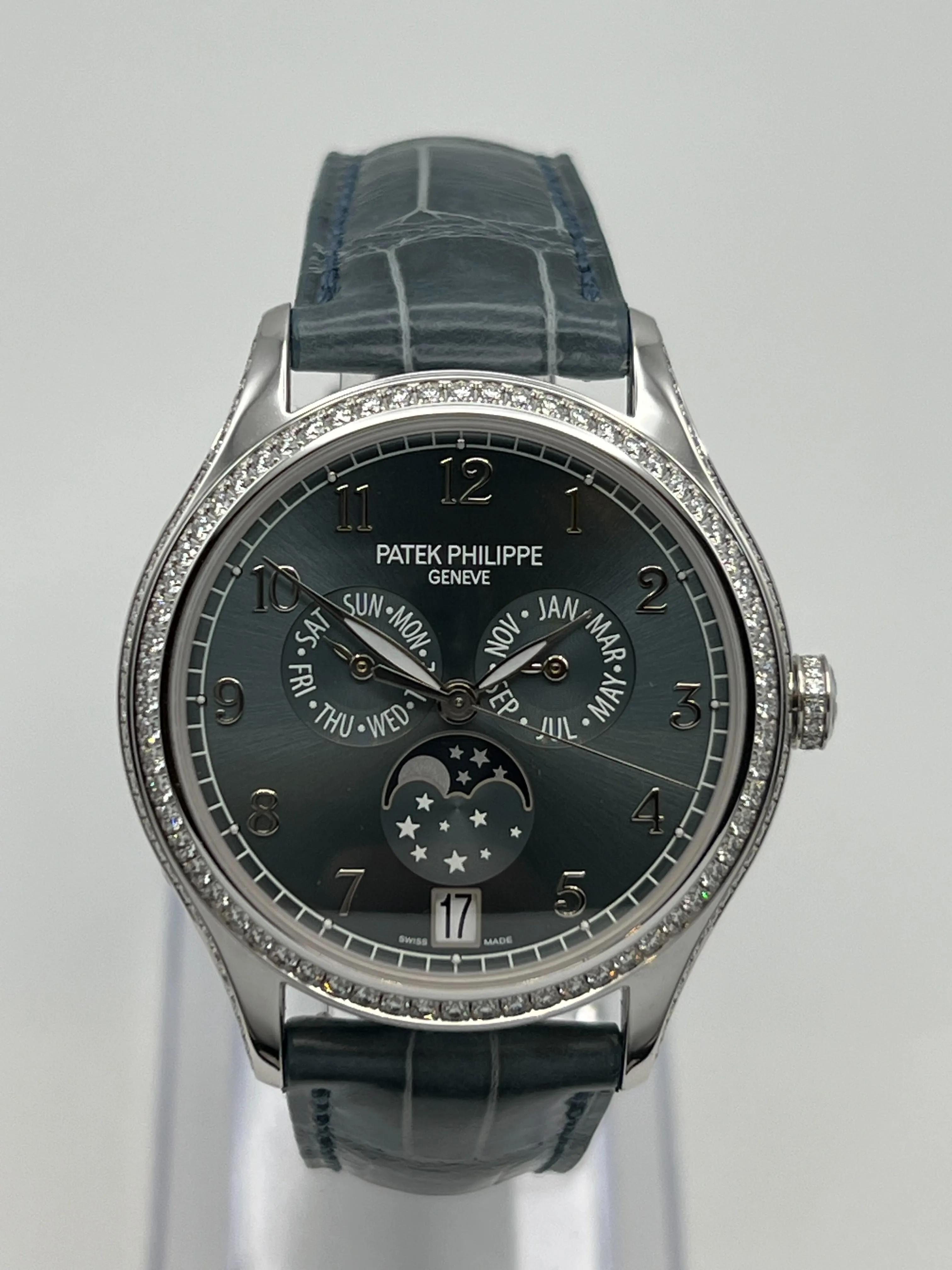 PP Luxury Watches Complications 4947G-001 Annual Calendar White Gold Blue Dial