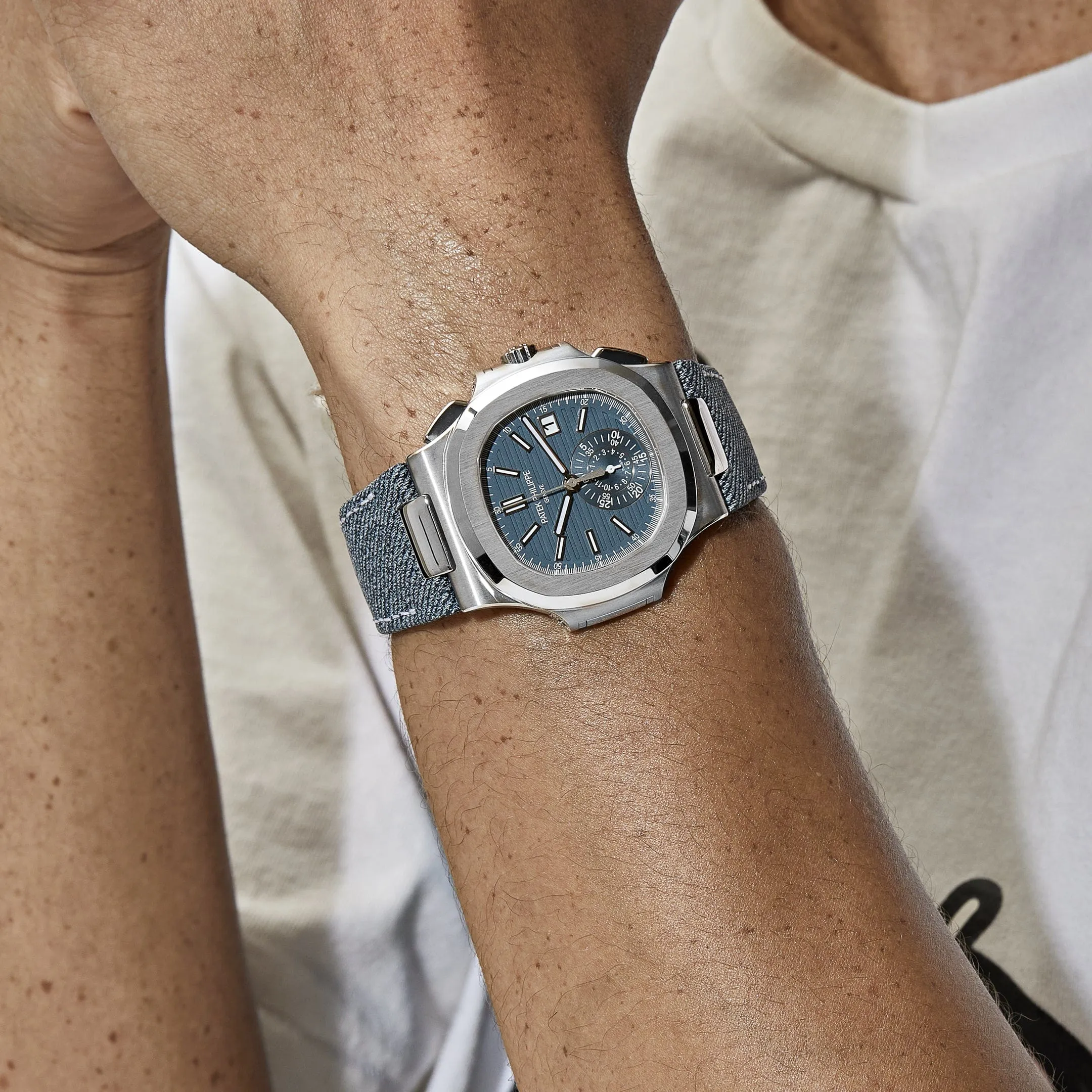 PP Luxury Watches Nautilus 5980/60G-001 Flyback Chronograph White Gold Blue-Gray Dial (2024)