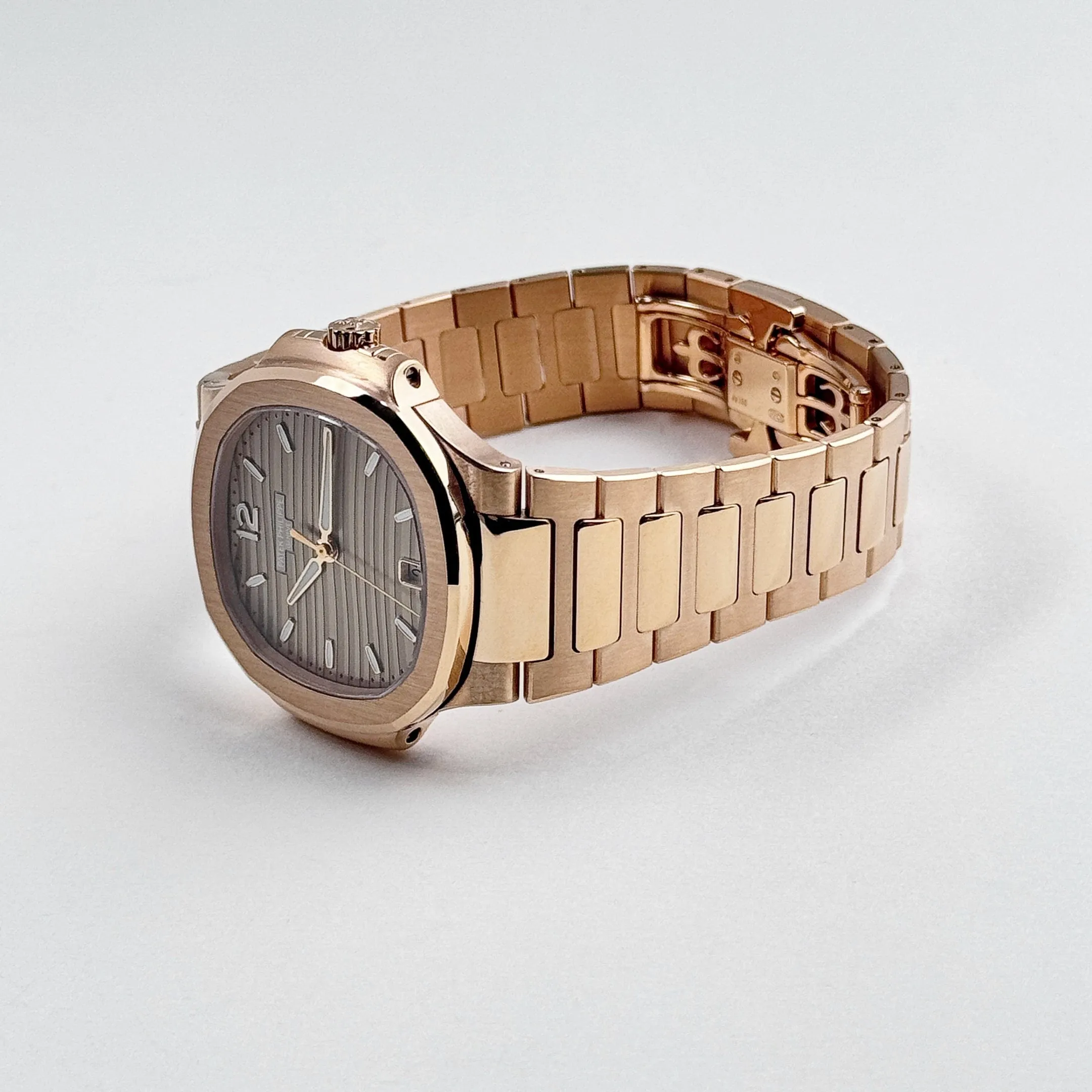 PP Luxury Watches Nautilus 7118/1R-010 'Ladies' Rose Gold Champagne Golden Dial (2022)