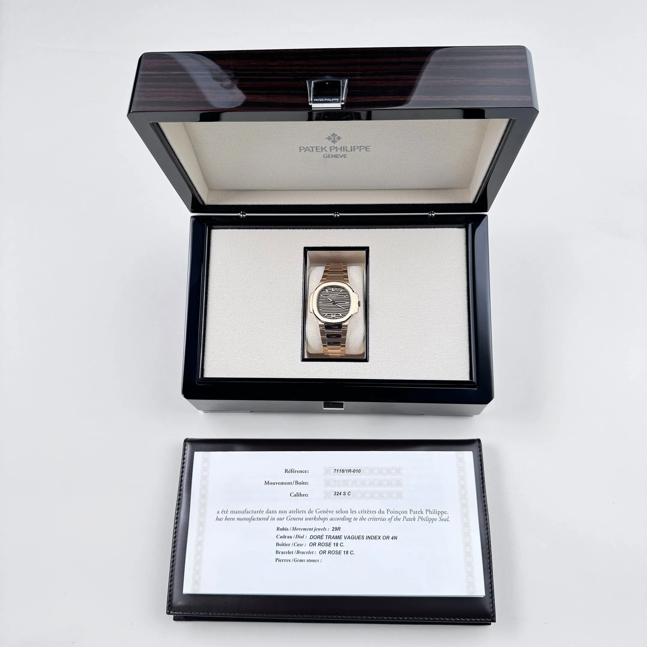 PP Luxury Watches Nautilus 7118/1R-010 'Ladies' Rose Gold Champagne Golden Dial (2022)