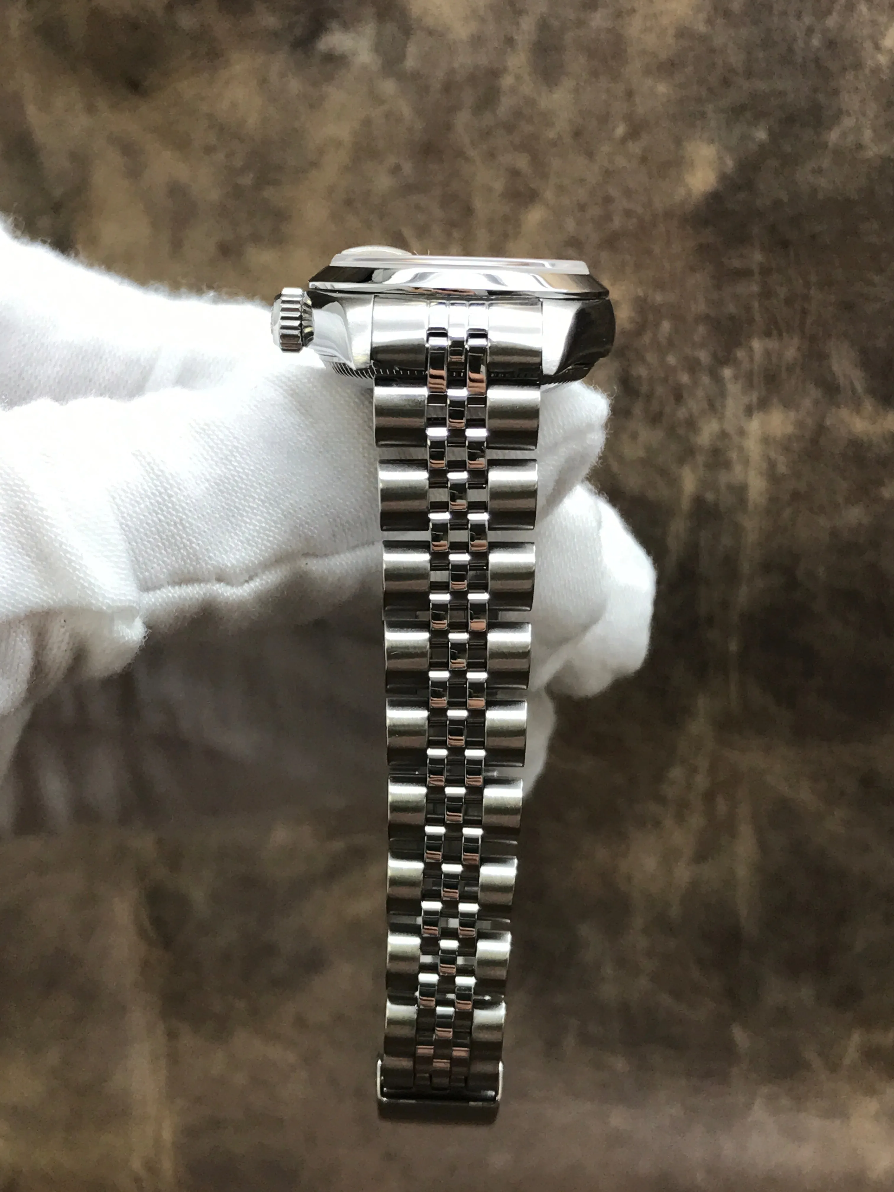 Rolex Date 26mm 69160 Silver Tapestry Dial Automatic Women's Watch