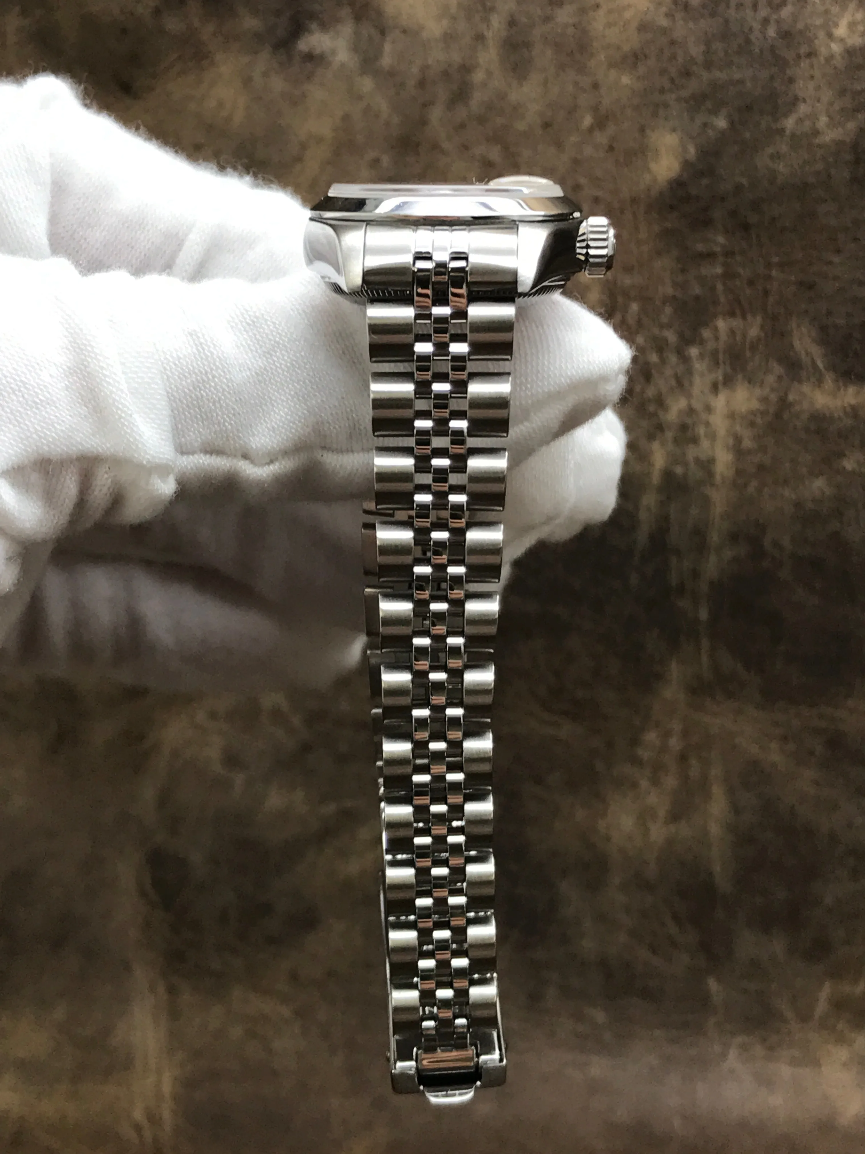 Rolex Date 26mm 69160 Silver Tapestry Dial Automatic Women's Watch