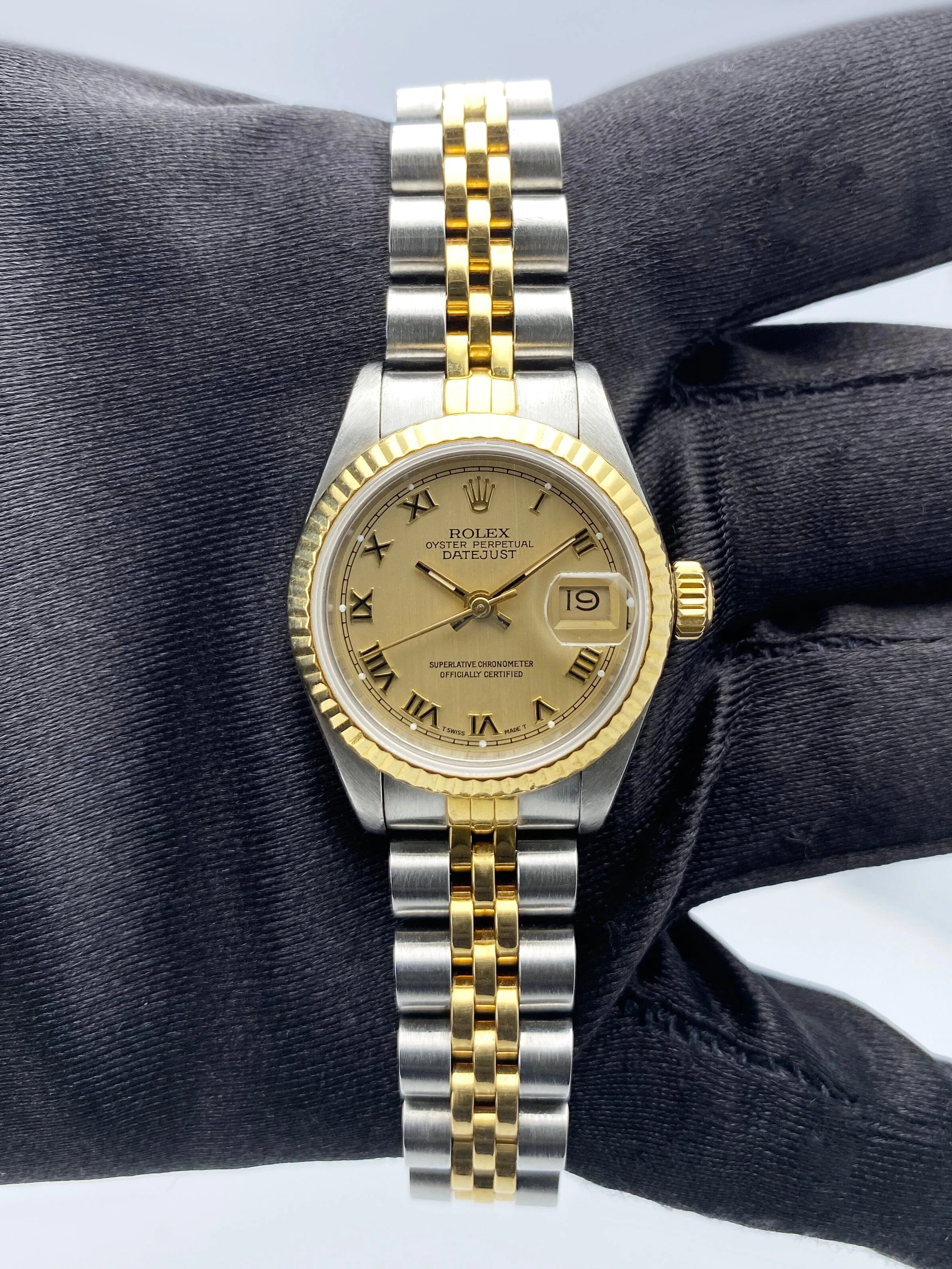 Rolex Datejust 69173 Champagne Dial Ladies Watch Box Papers