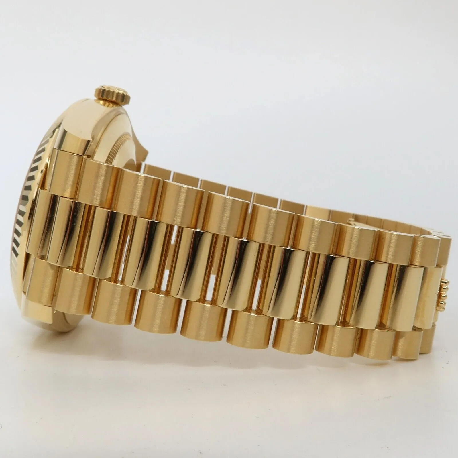 Rolex Day-Date 40 President Champagne Stick Dial Solid 18kt Yellow Gold 228238