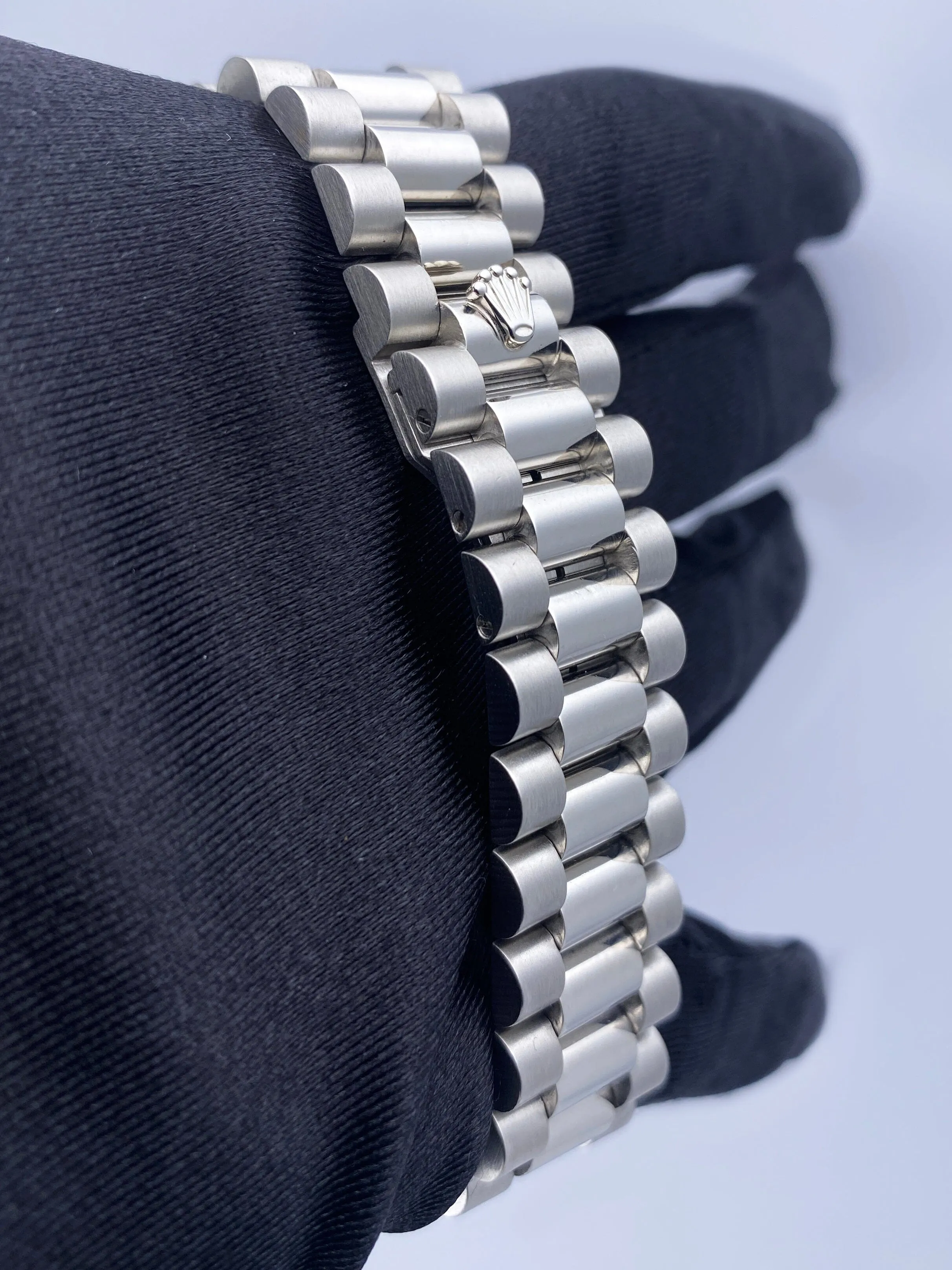 Rolex Day-Date President 18346 Platinum Diamond Mens Watch