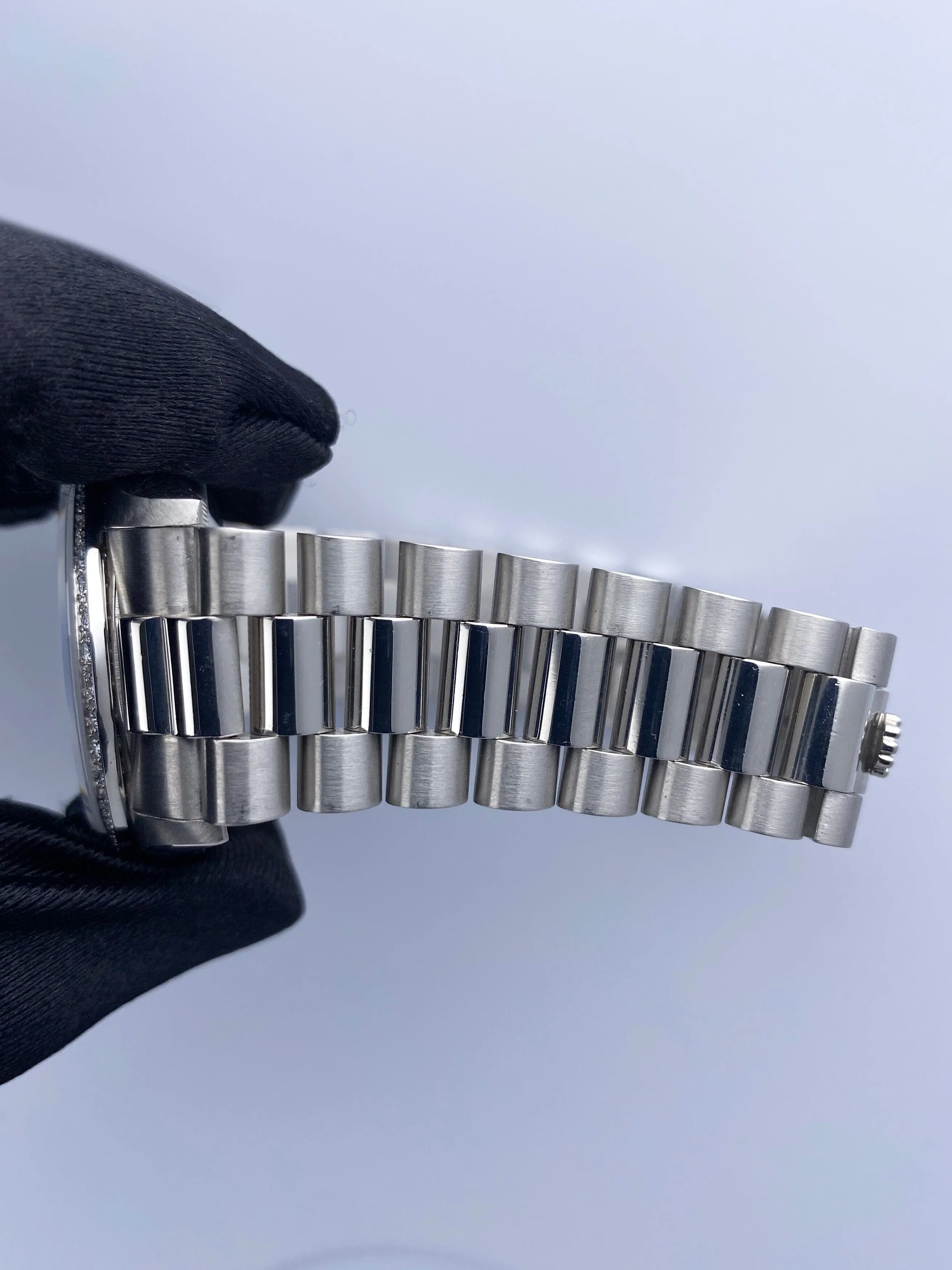Rolex Day-Date President 18346 Platinum Diamond Mens Watch