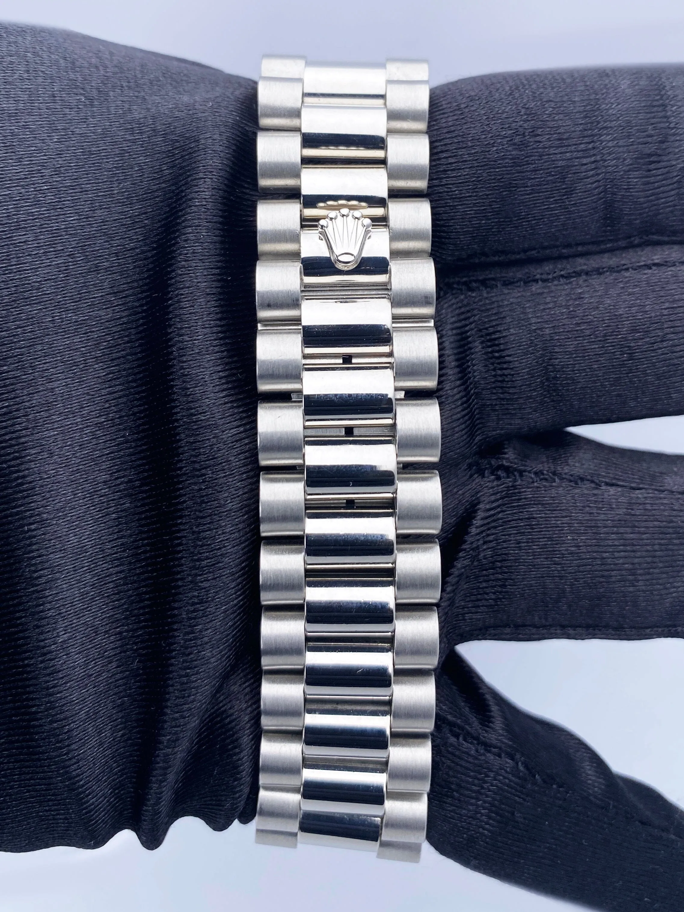 Rolex Day-Date President 18346 Platinum Diamond Mens Watch