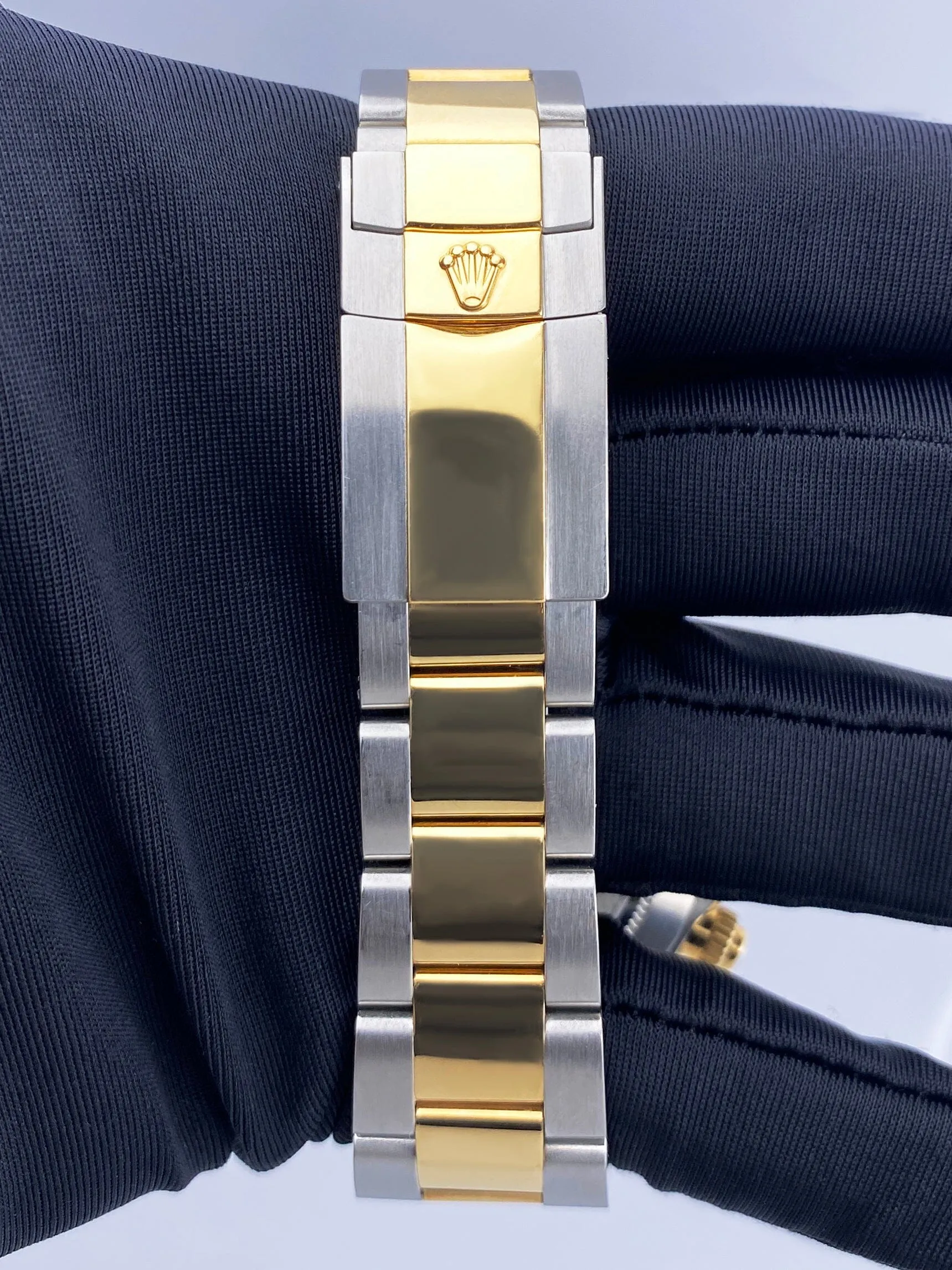 Rolex Daytona 116523 White Dial Two-Tone Mens Watch Box Papers