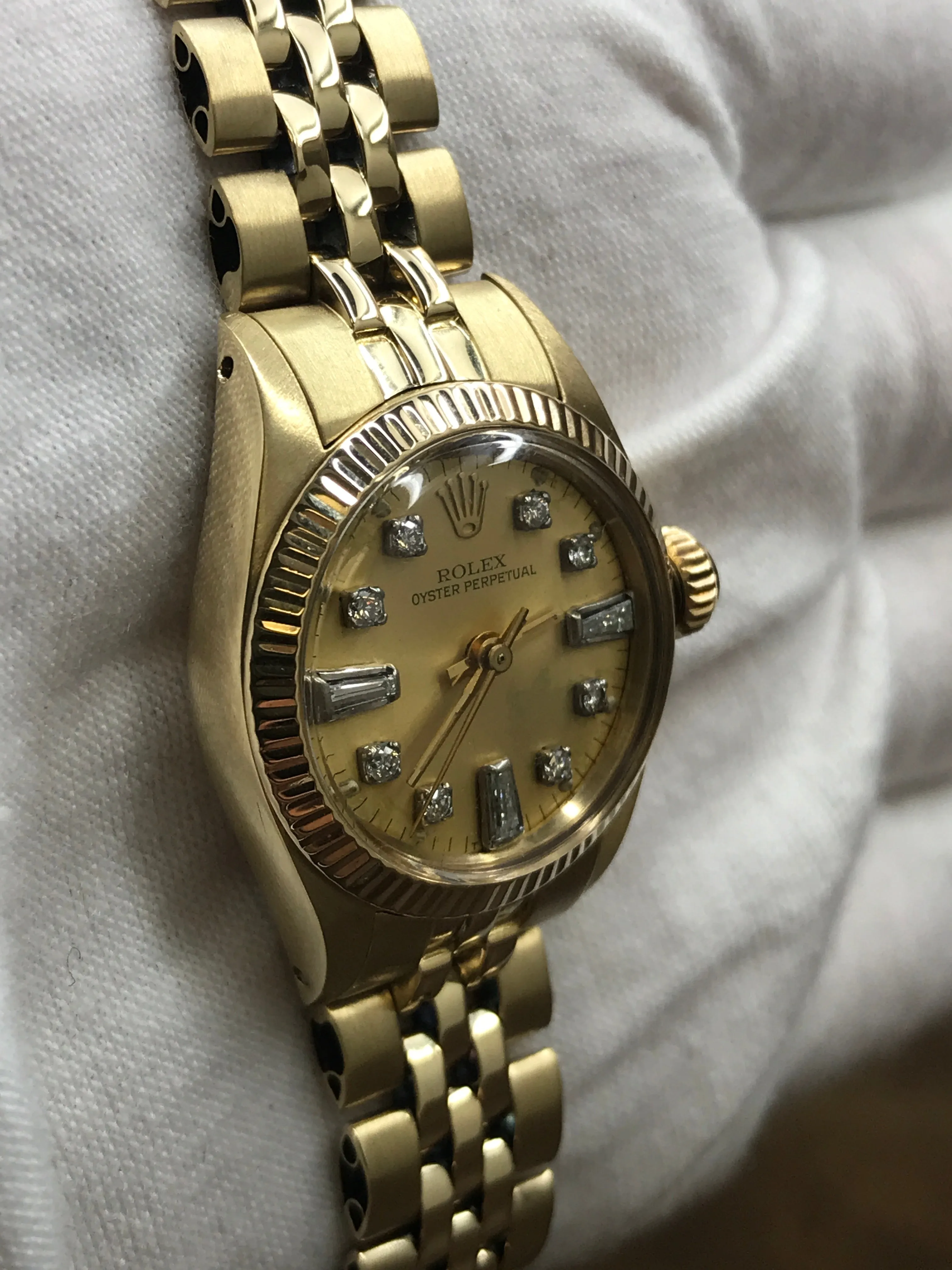 Rolex Oyster Perpetual 6719 Champagne Dial Automatic Women's Watch