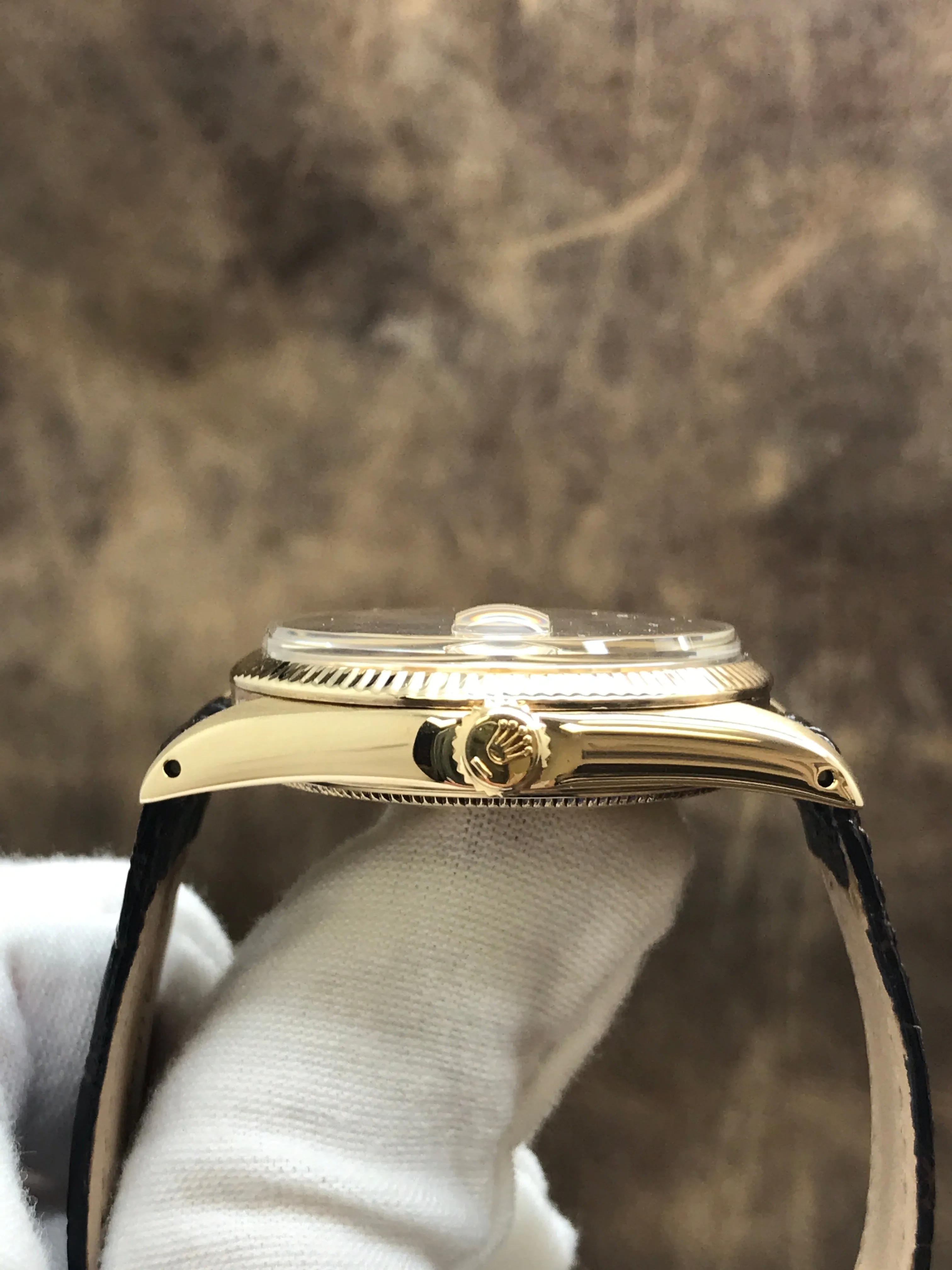 Rolex Oyster Perpetual Date 34mm 1503 Champagne Dial Automatic Watch